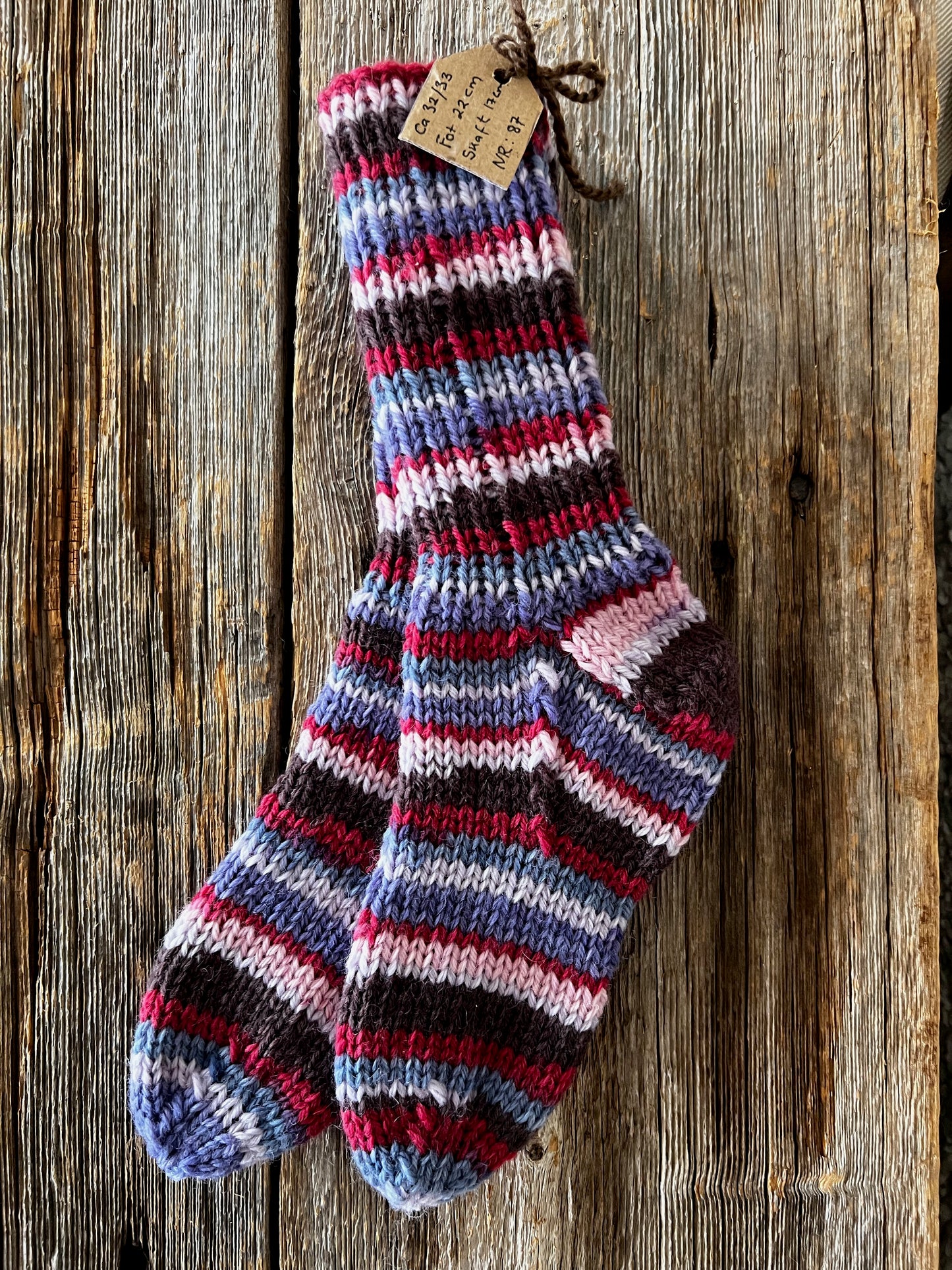 Handstickade sockor 32/33 Nr 87