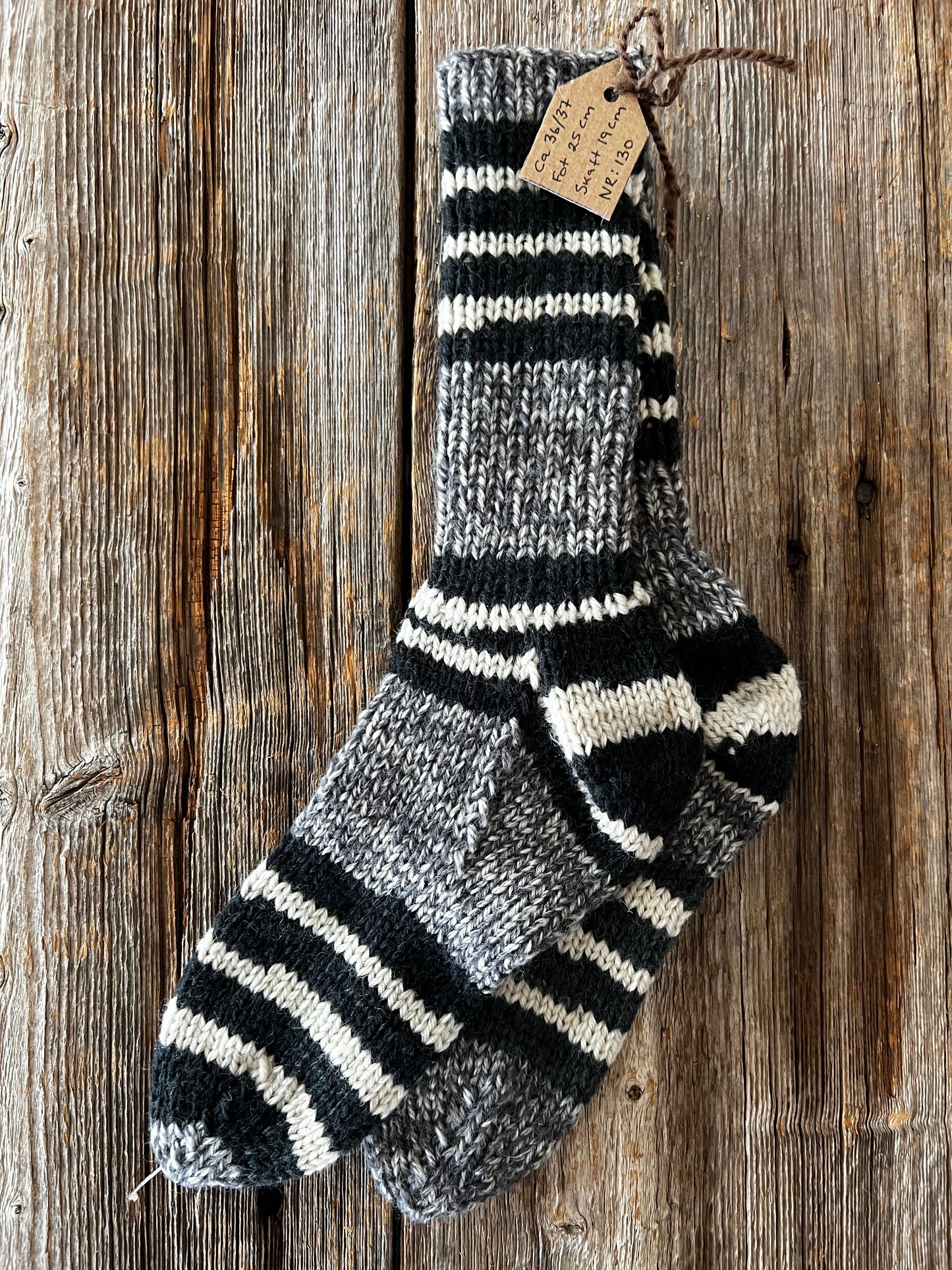 Handstickade sockor 36/37 Nr 130