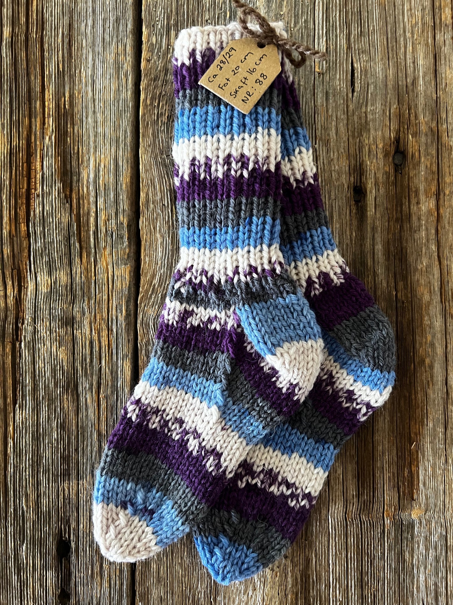 Handstickade sockor 28/29 Nr 88