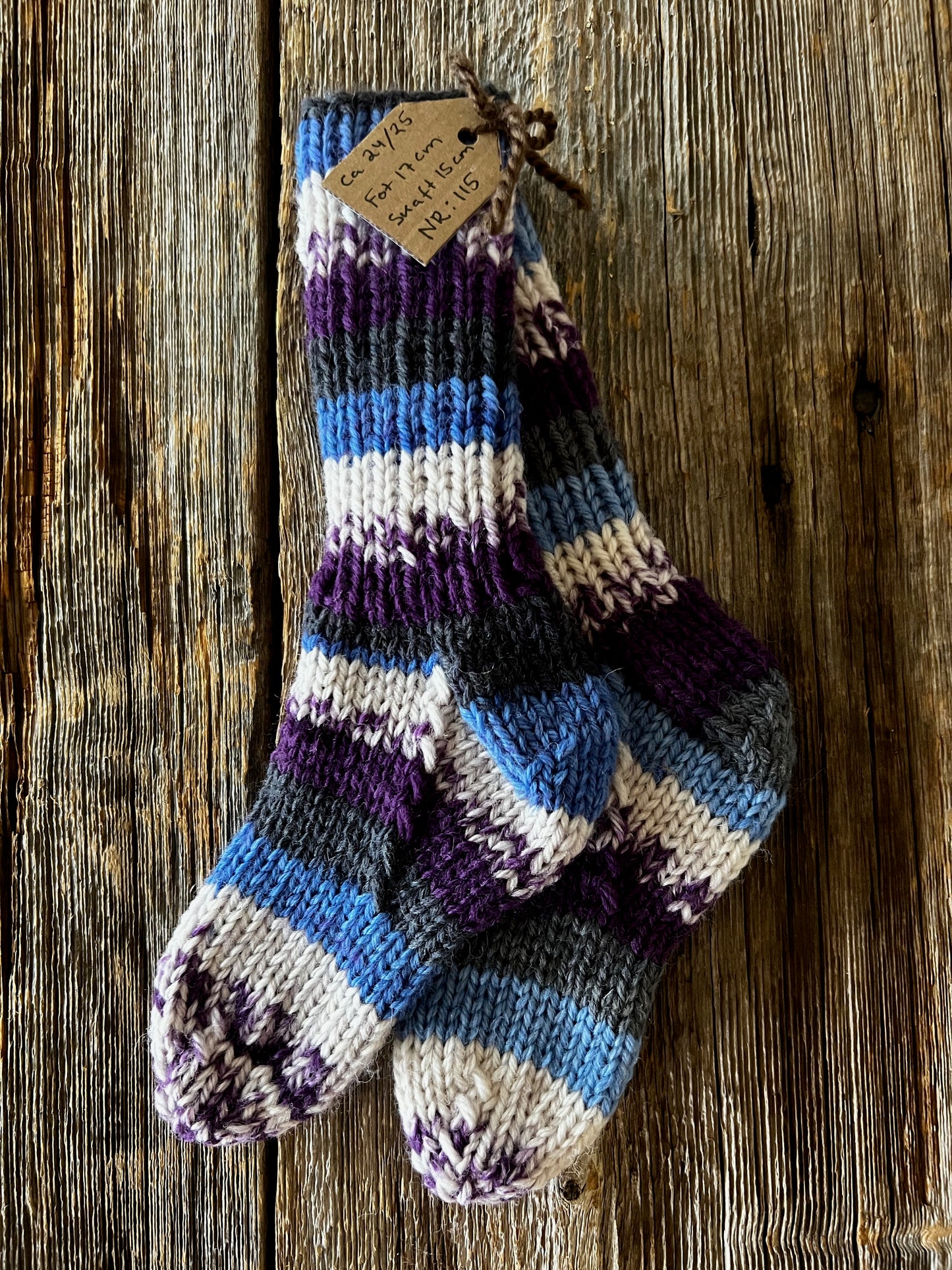 Handstickade sockor 24/25 Nr 115