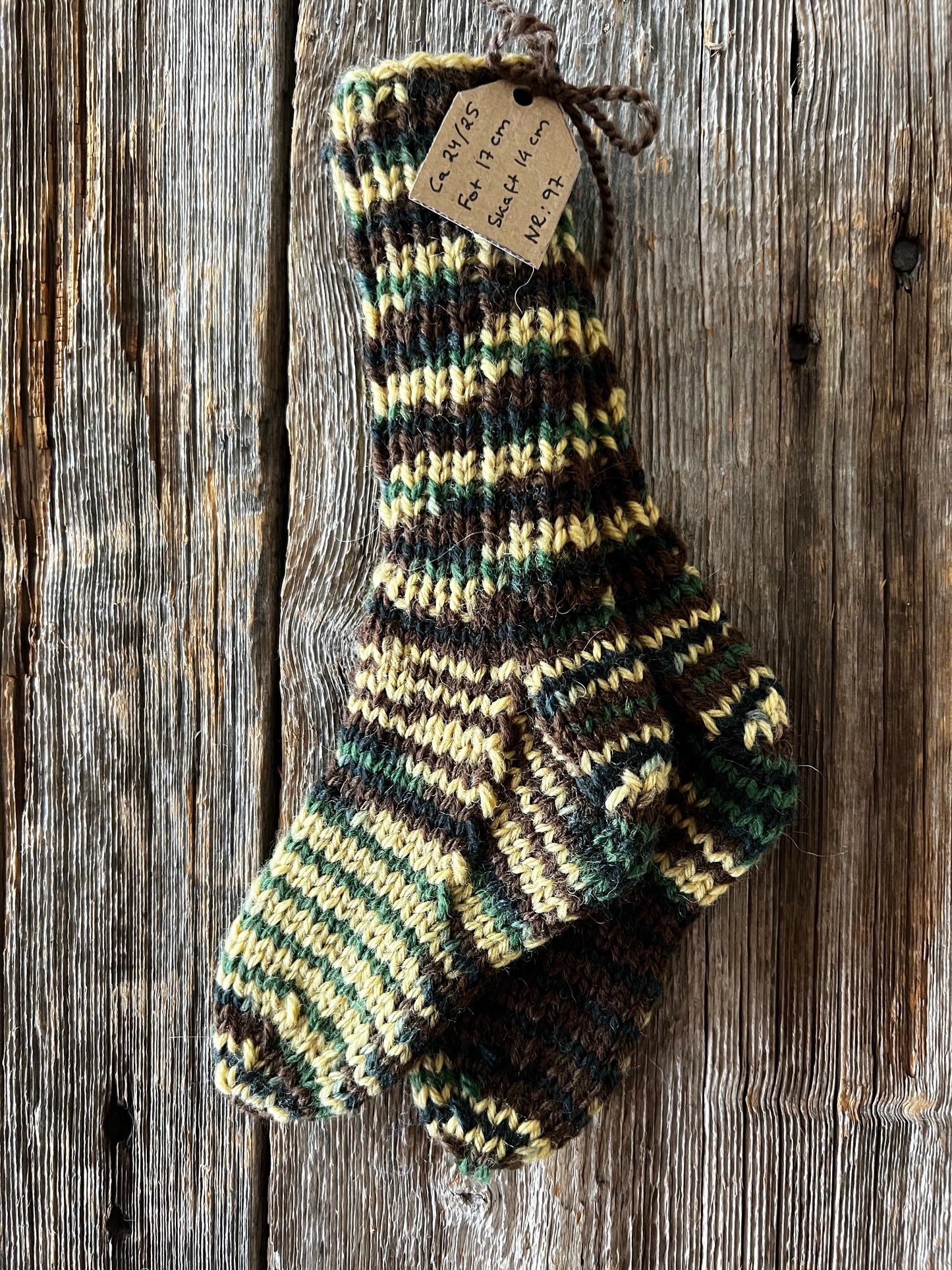 Handstickade sockor 24/25 Nr 97