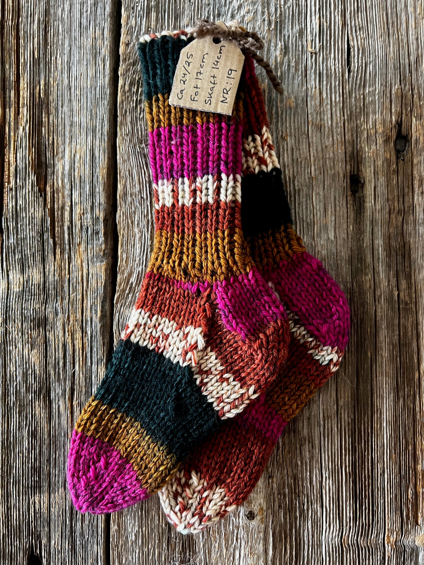 Handstickade sockor 24/25 Nr 19