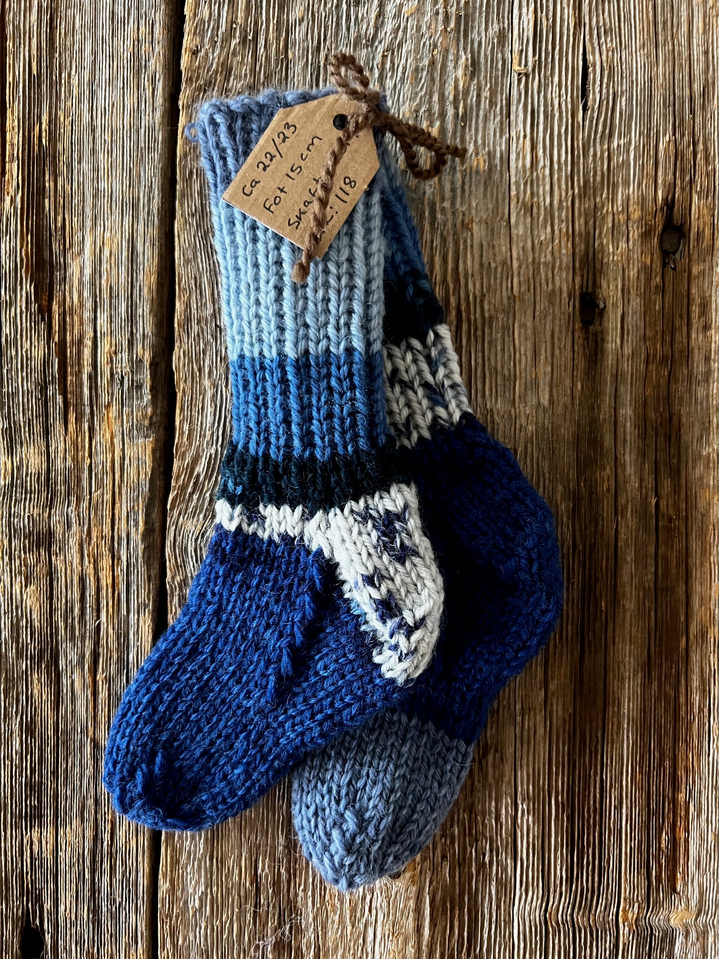 Handstickade sockor 22/23 Nr 118