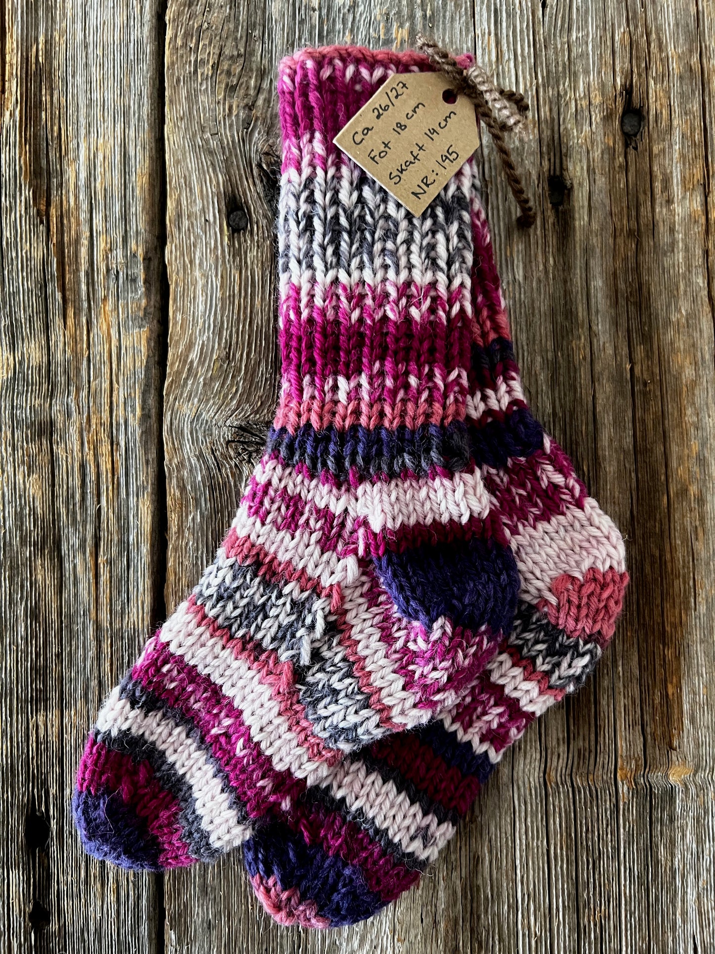 Handstickade sockor 26/27 Nr 145