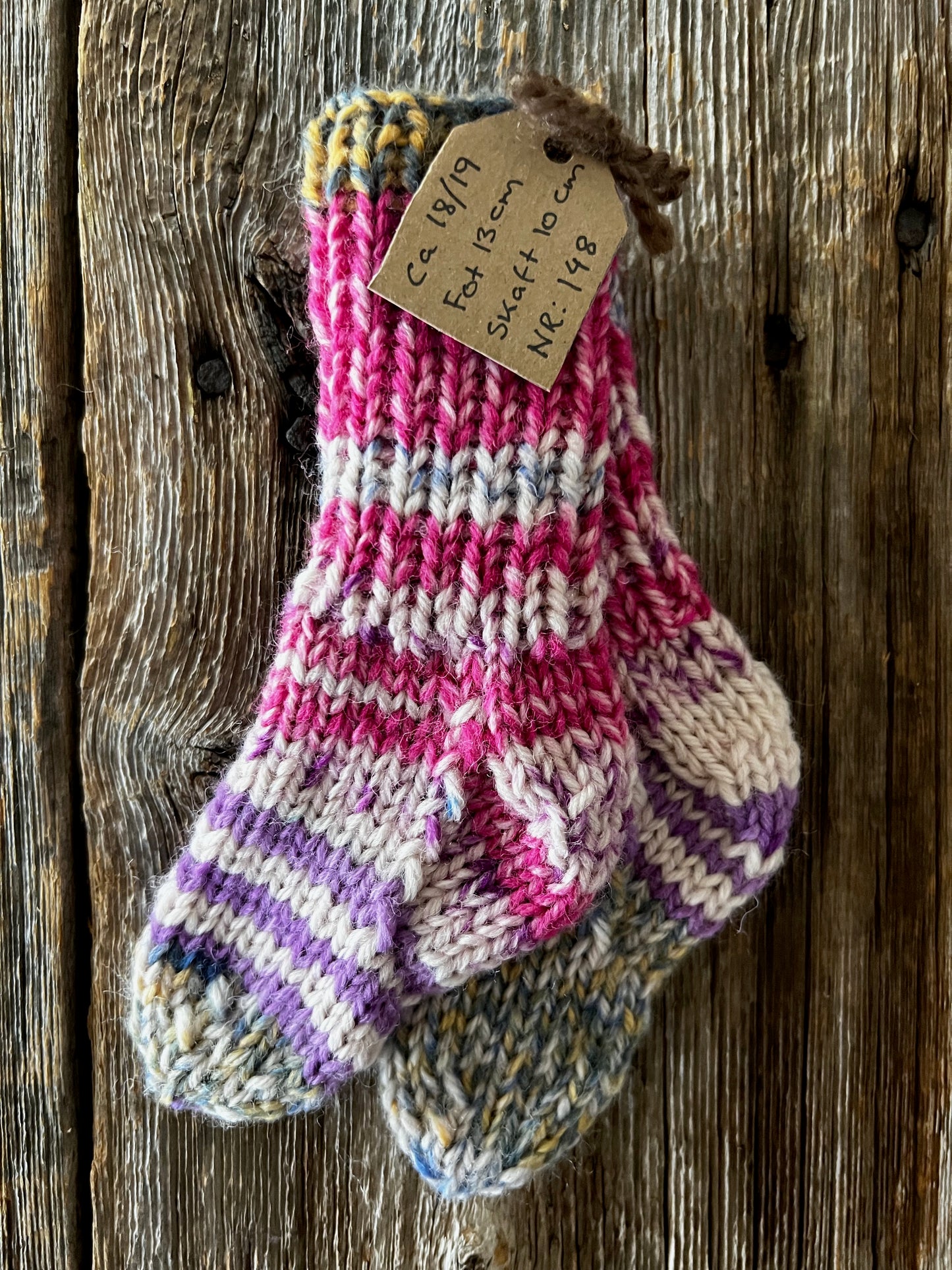 Handstickade sockor 18/19 Nr 148