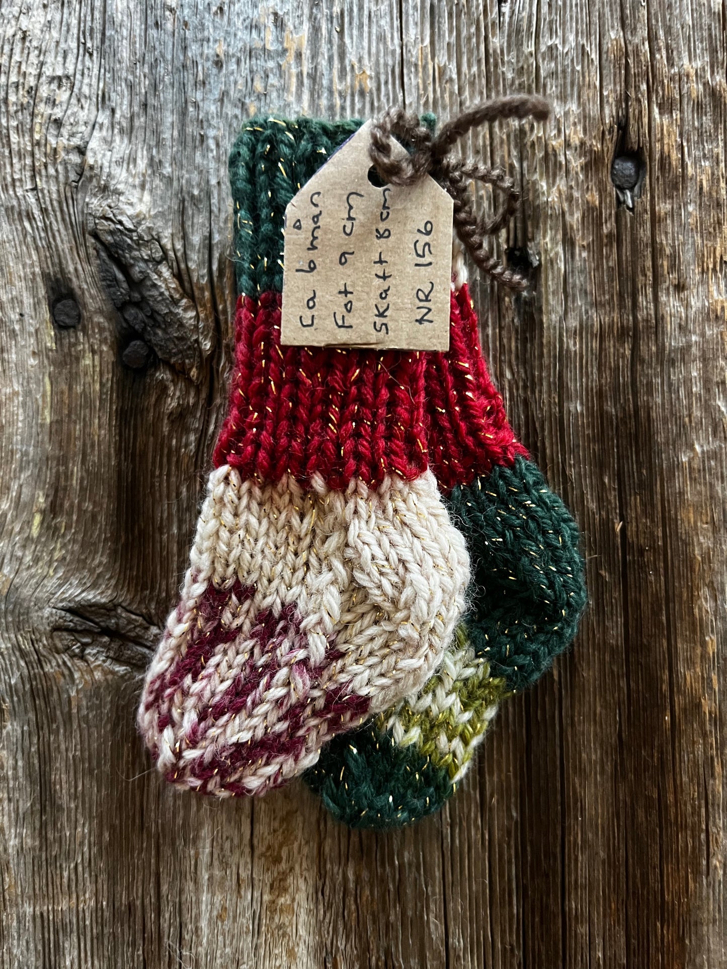 Handstickade sockor 0,5 år Nr 156