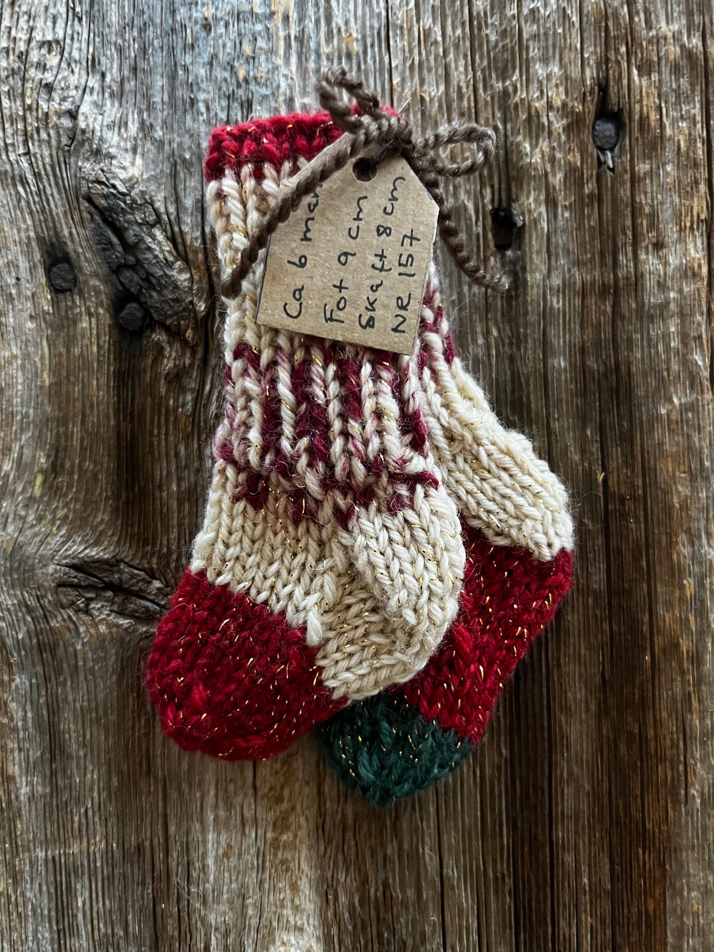 Handstickade sockor 0,5 år Nr 157