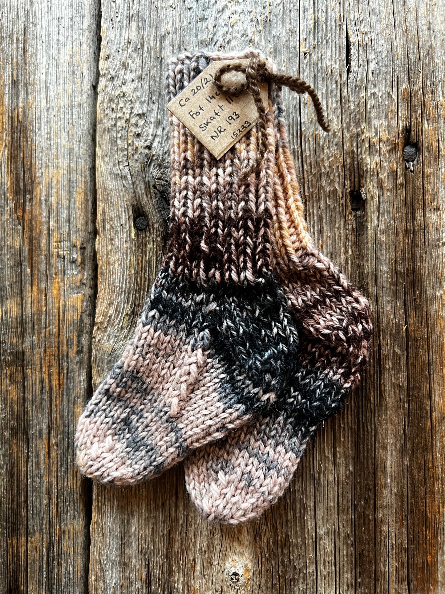 Handstickade sockor 20/21 Nr 193