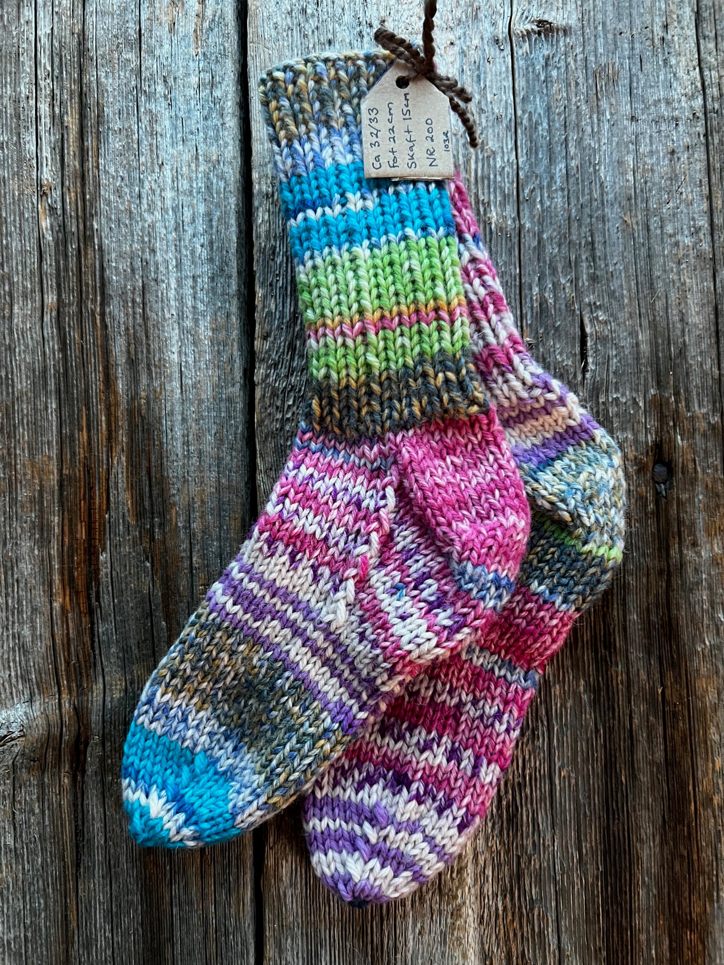 Handstickade sockor 32/33 Nr 200