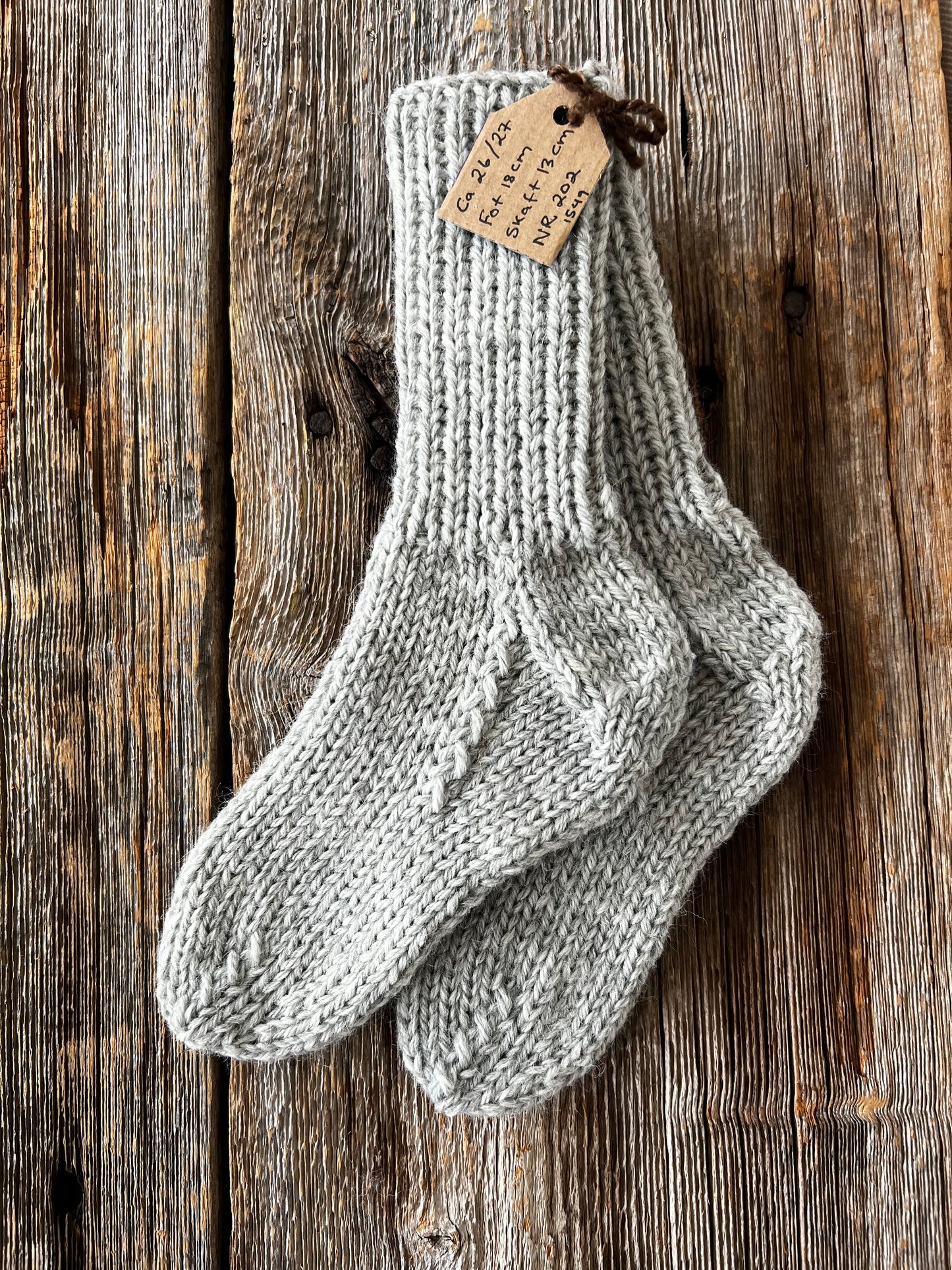 Handstickade sockor 26/27 Nr 202