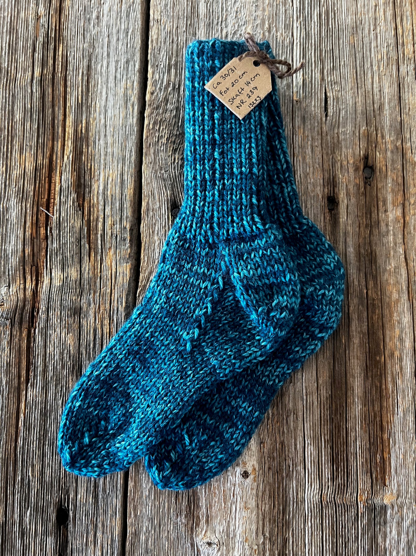 Handstickade sockor 30/31 Nr 239