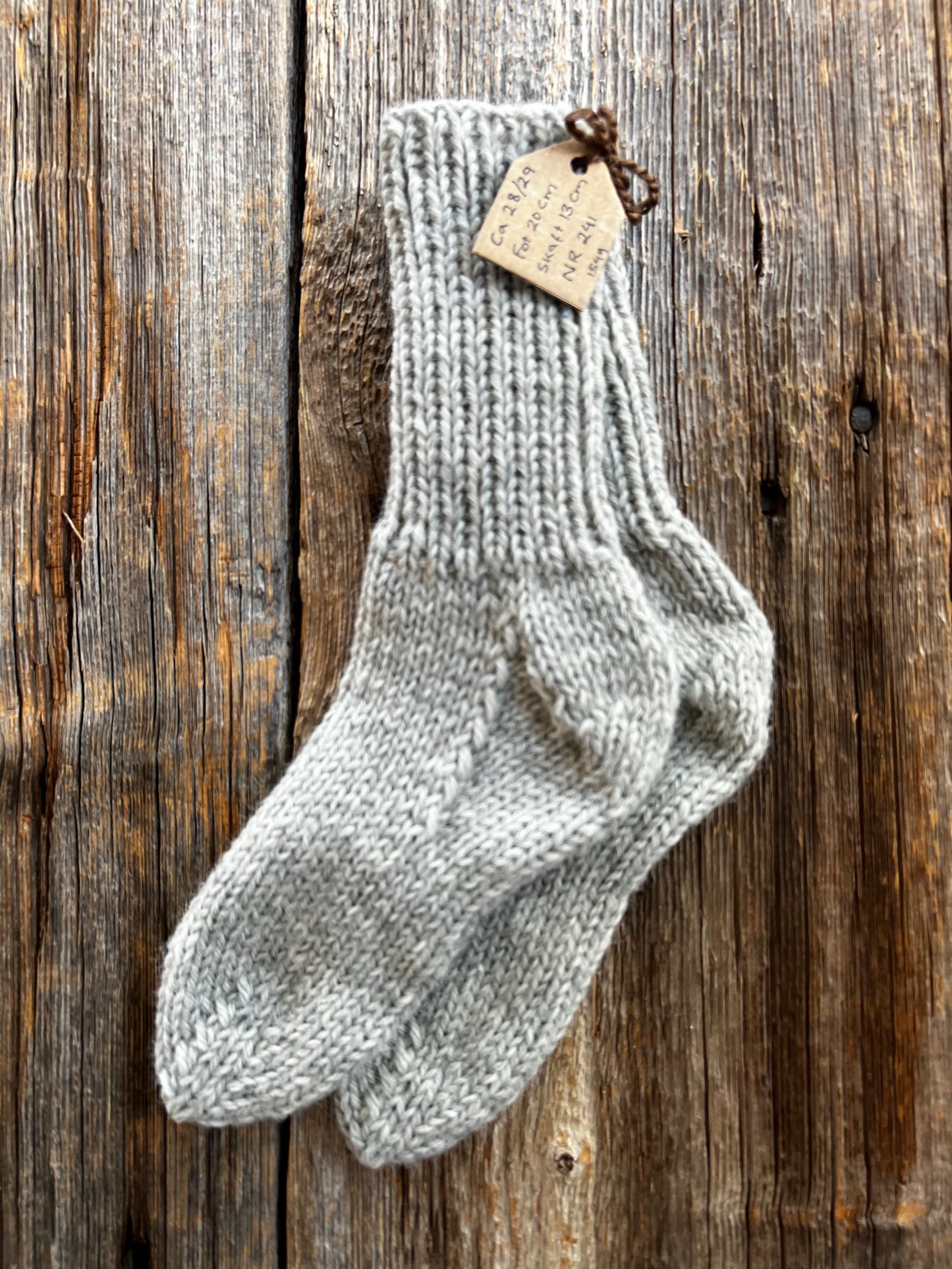 Handstickade sockor 28/29 Nr 241