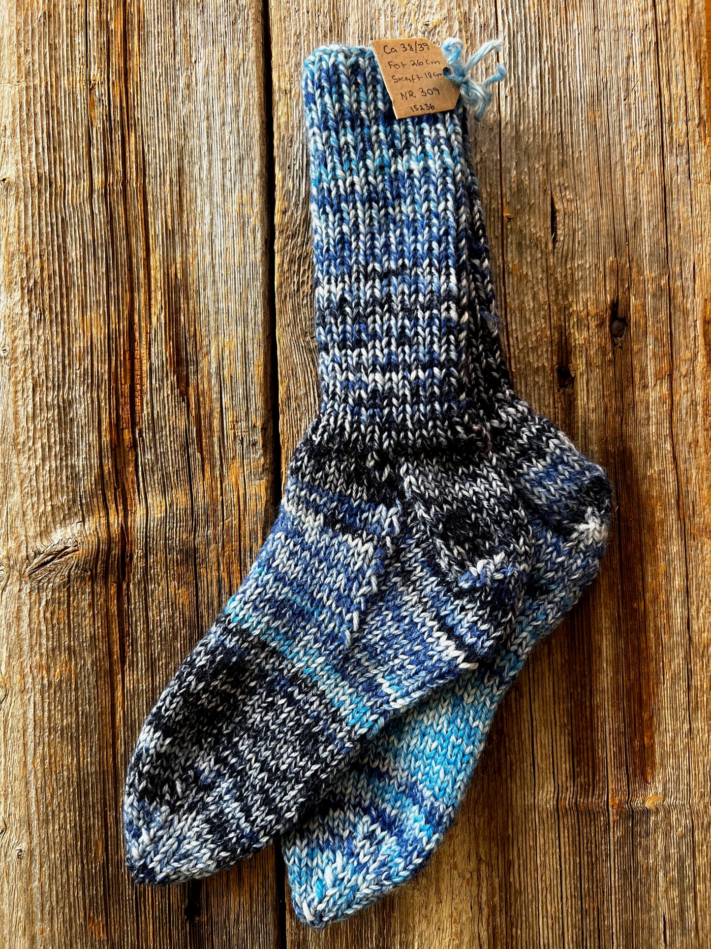 Handstickade sockor 38/39 Nr 309