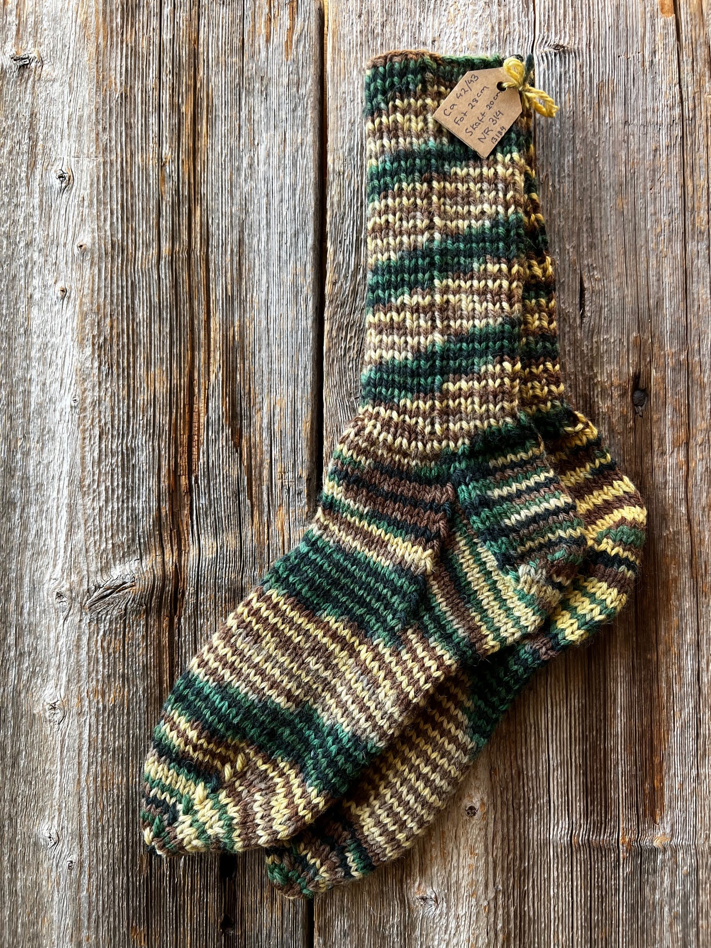 Handstickade sockor 42/43 Nr 314