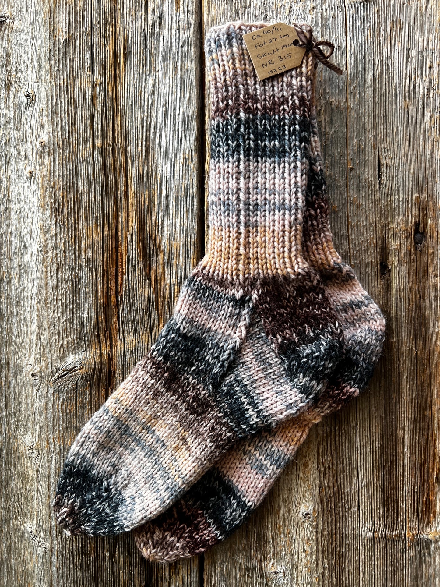 Handstickade sockor 40/41 Nr 315