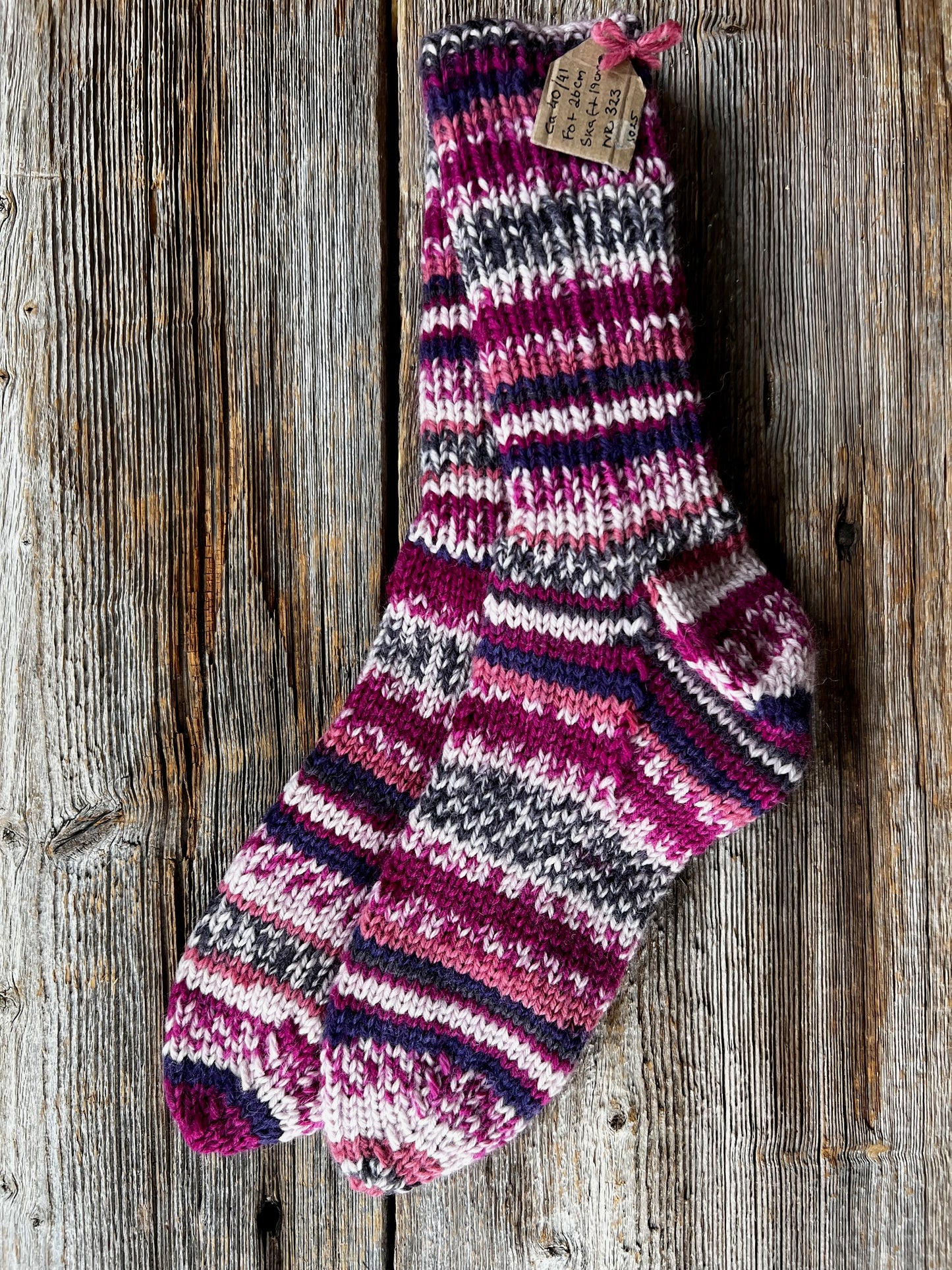 Handstickade sockor 40/41 Nr 323