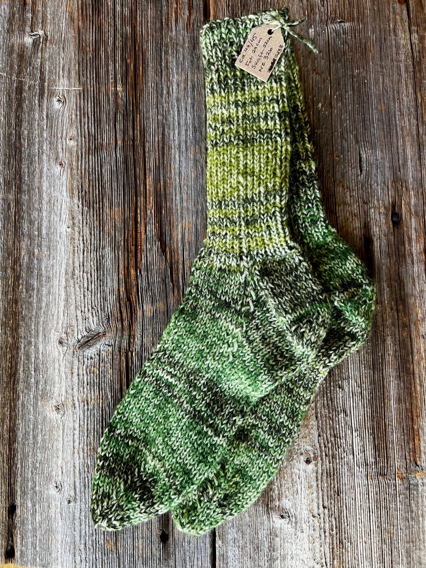 Handstickade sockor 44/45 Nr 326