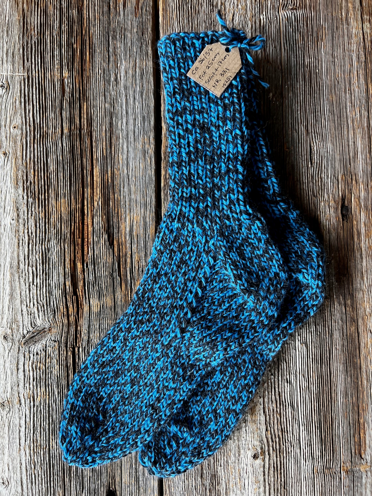 Handstickade sockor 36/37 Nr 331