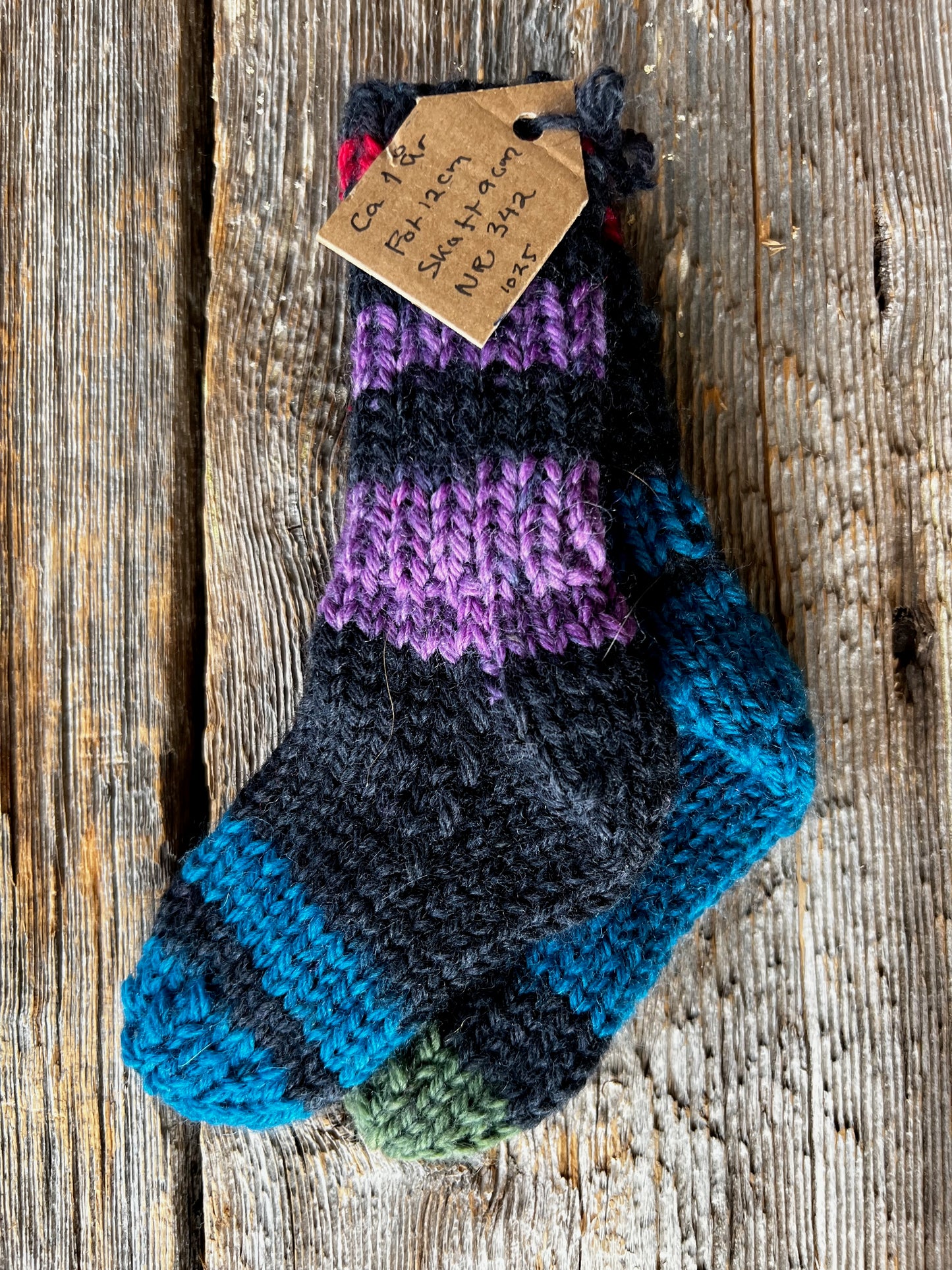 Handstickade sockor 1 år Nr 342