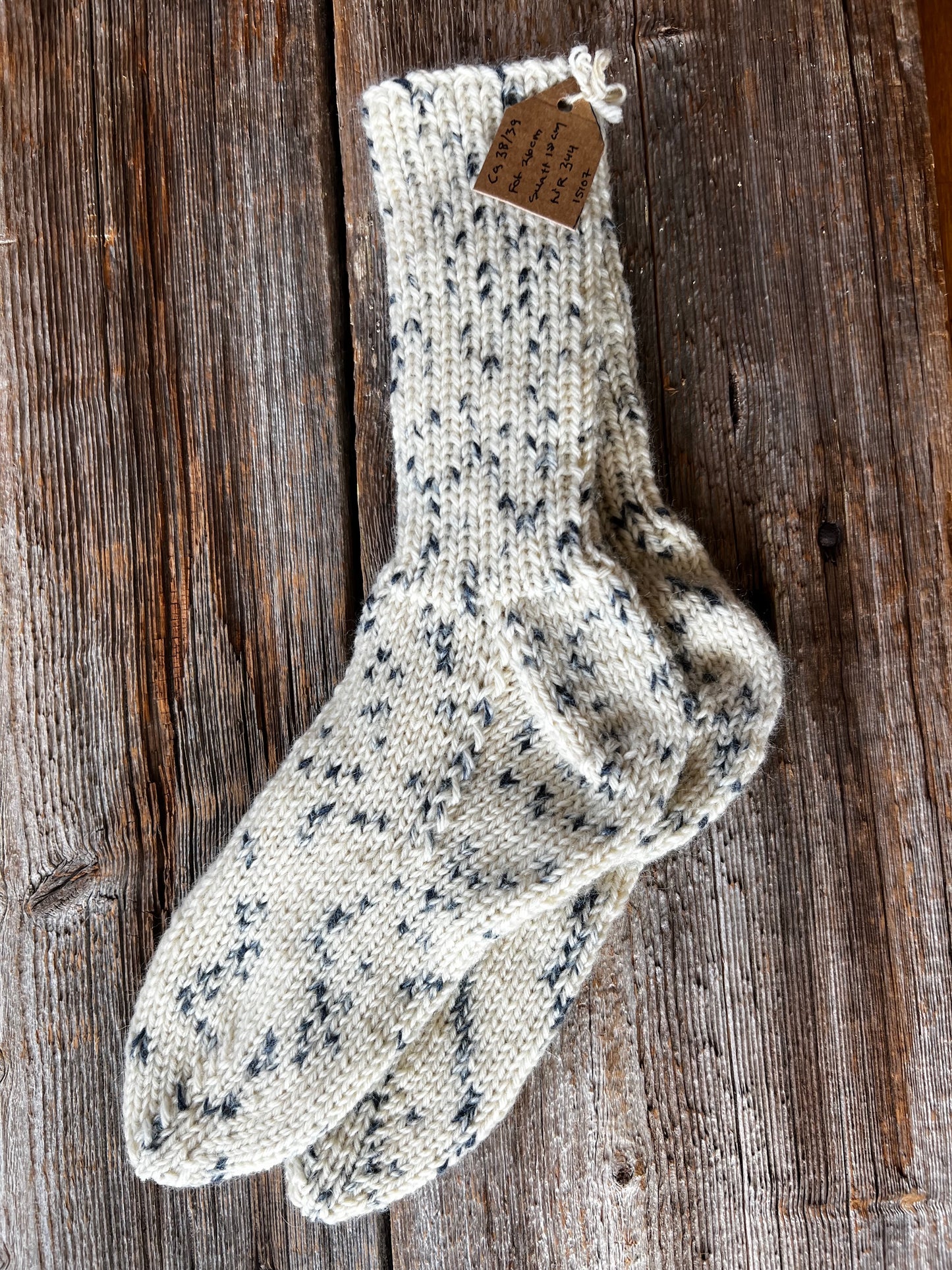 Handstickade sockor 38/39 Nr 344