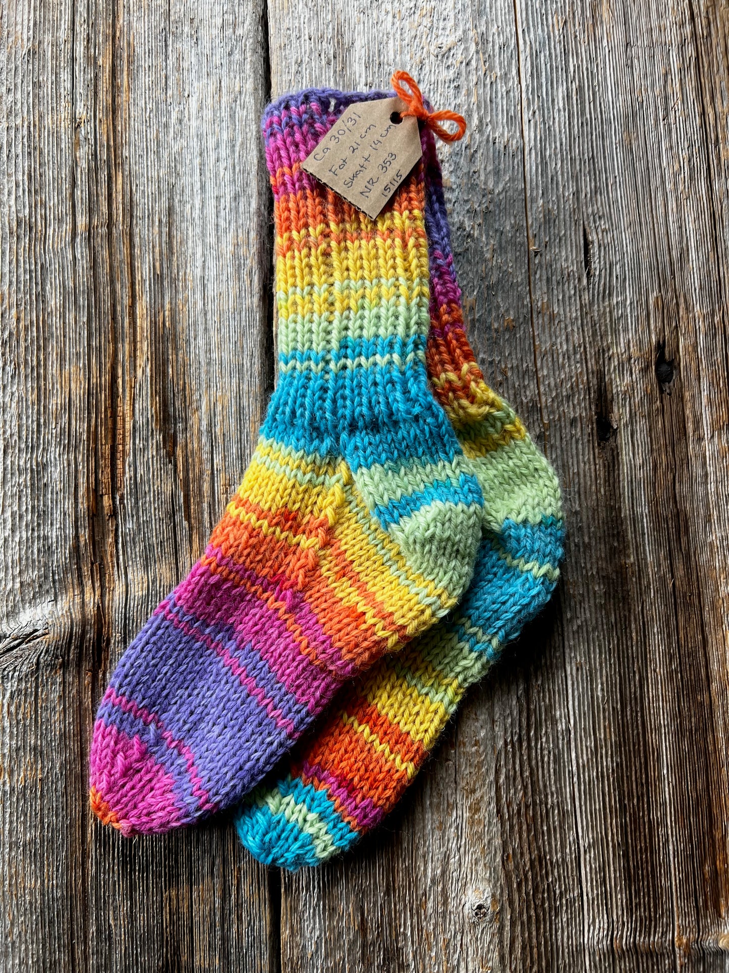 Handstickade sockor 30/31 Nr 353