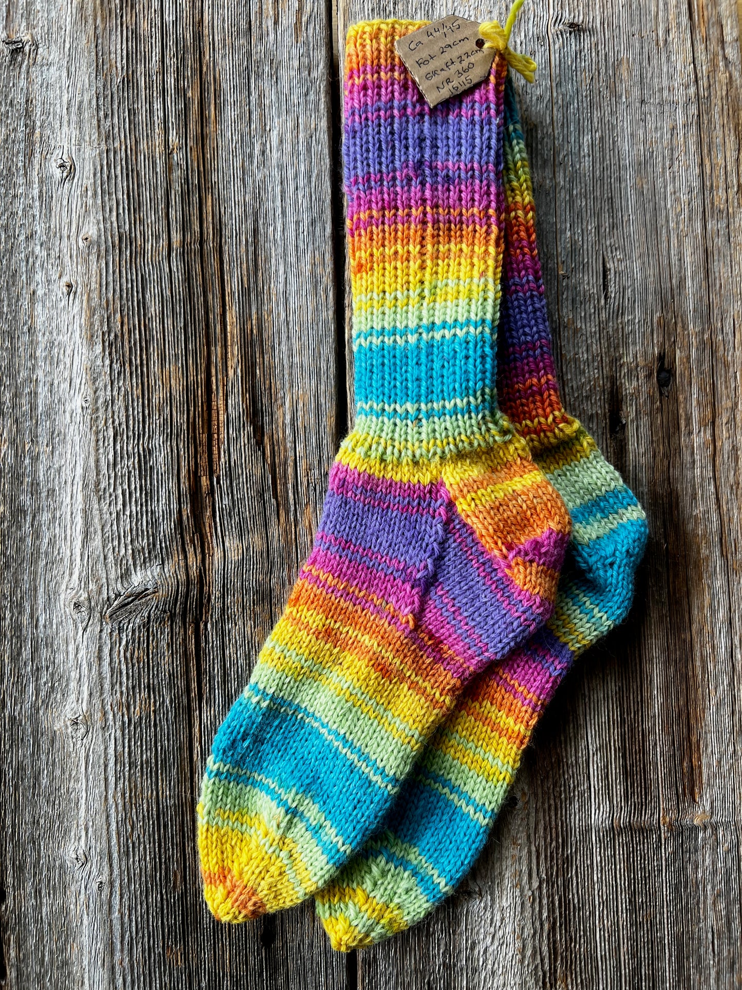 Handstickade sockor 44/45 Nr 360