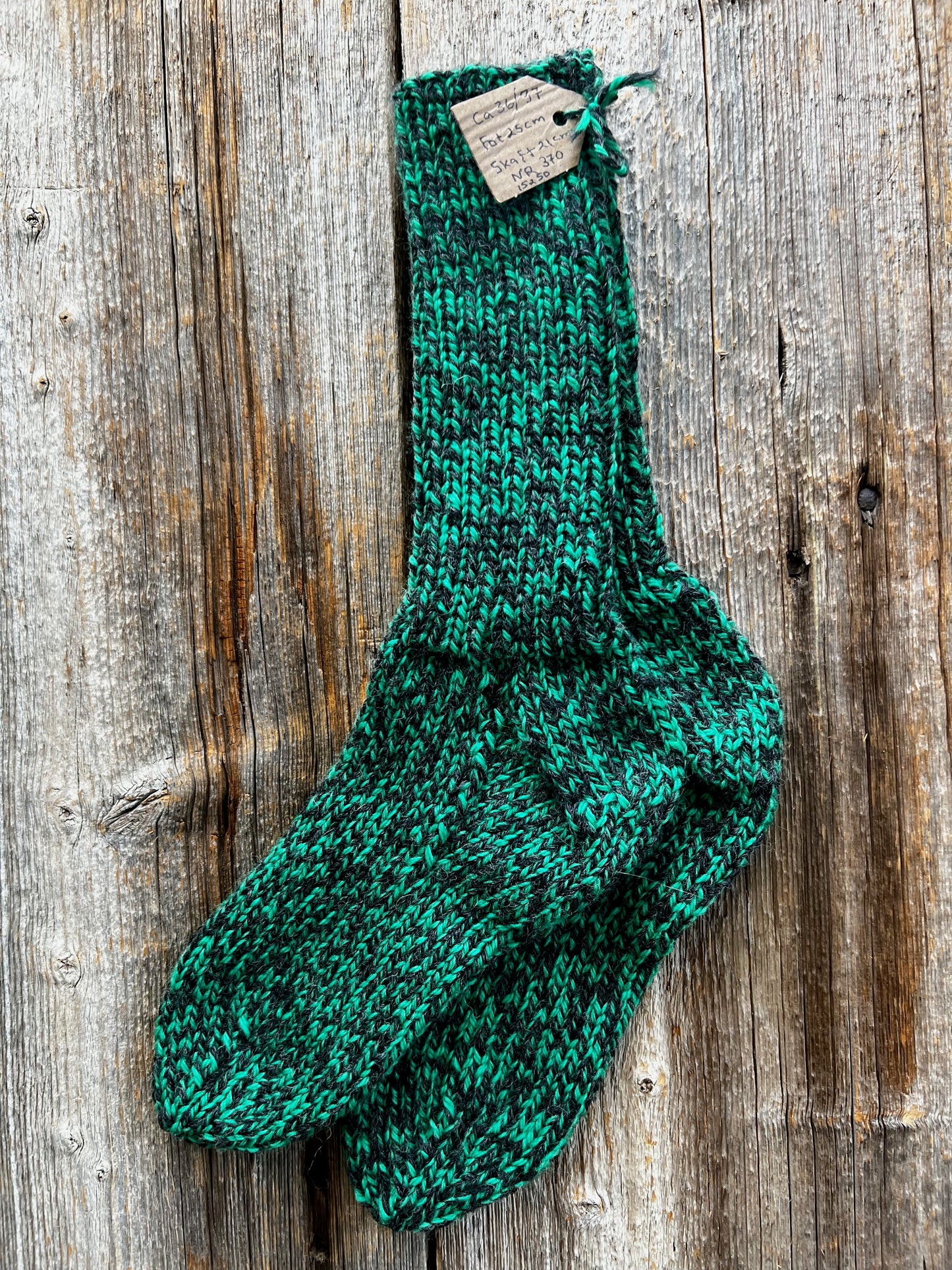 Handstickade sockor 36/37 Nr 370