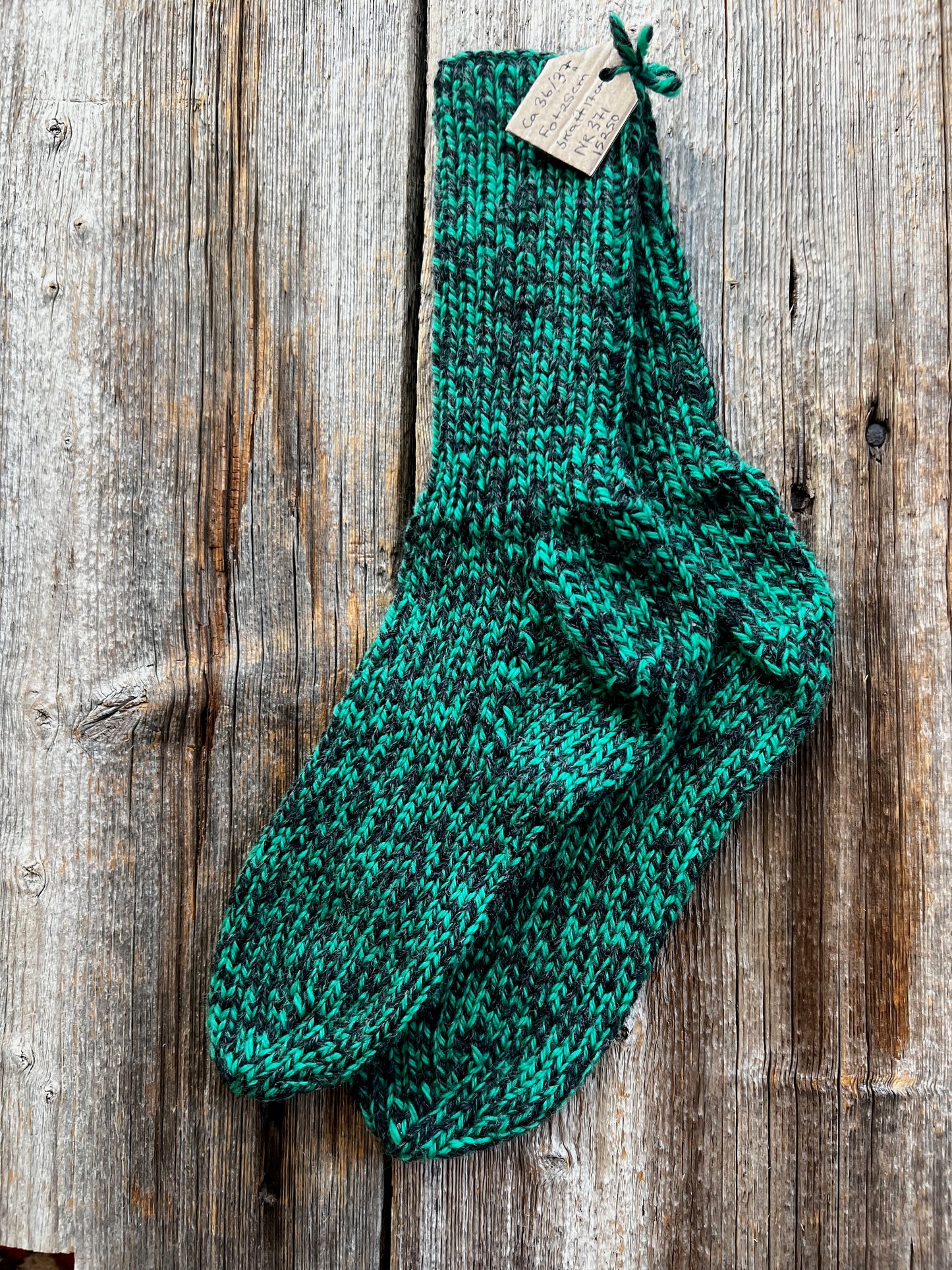 Handstickade sockor 36/37 Nr 371