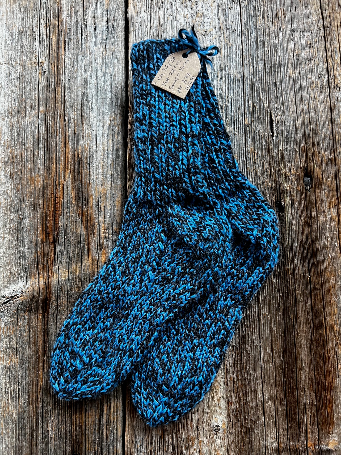 Handstickade sockor 30/31 Nr 374