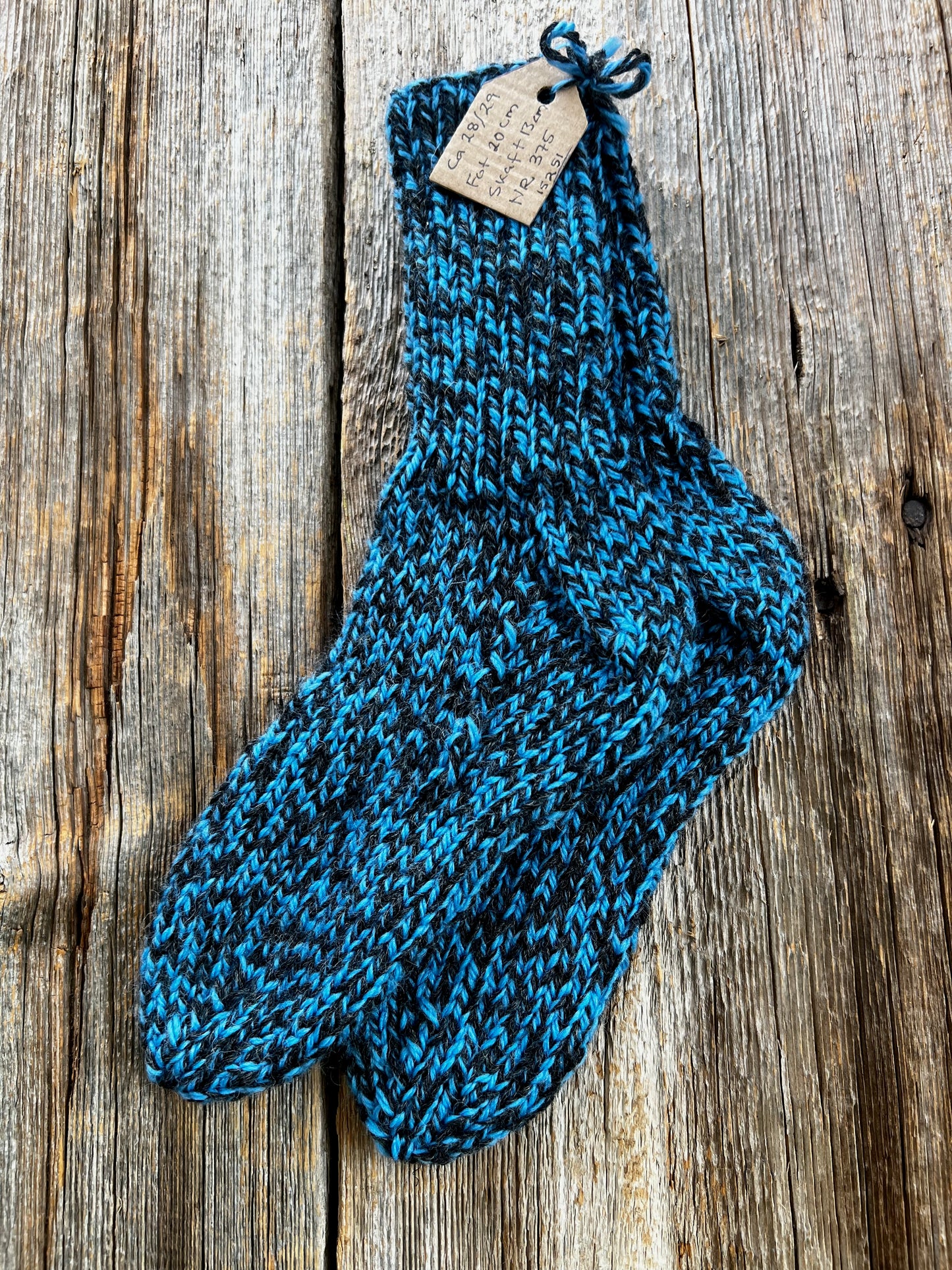 Handstickade sockor 28/29 Nr 375