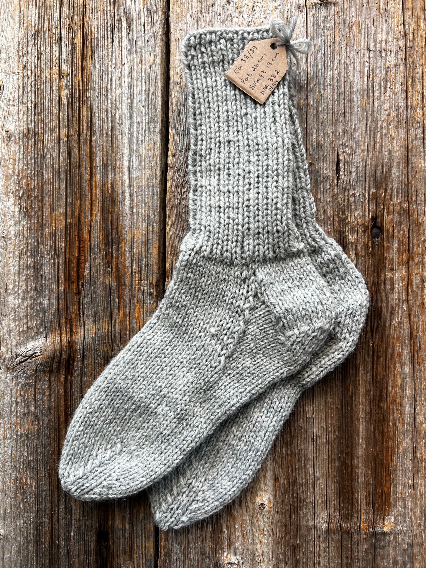 Handstickade sockor 38/39 Nr 382