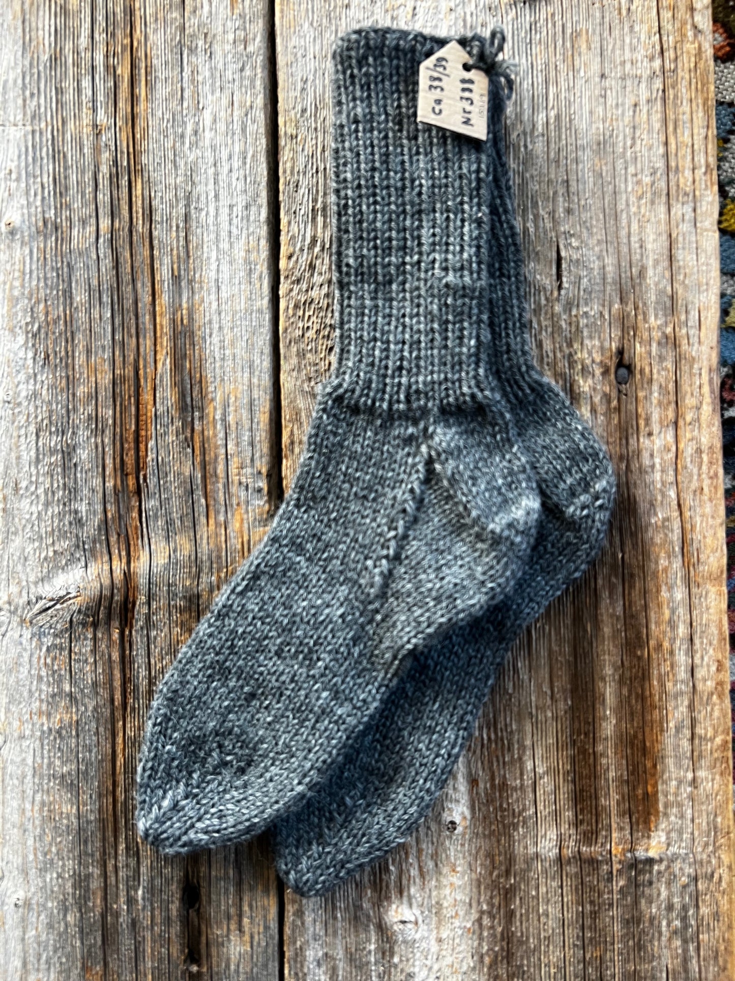 Handstickade sockor 38/39 Nr 388