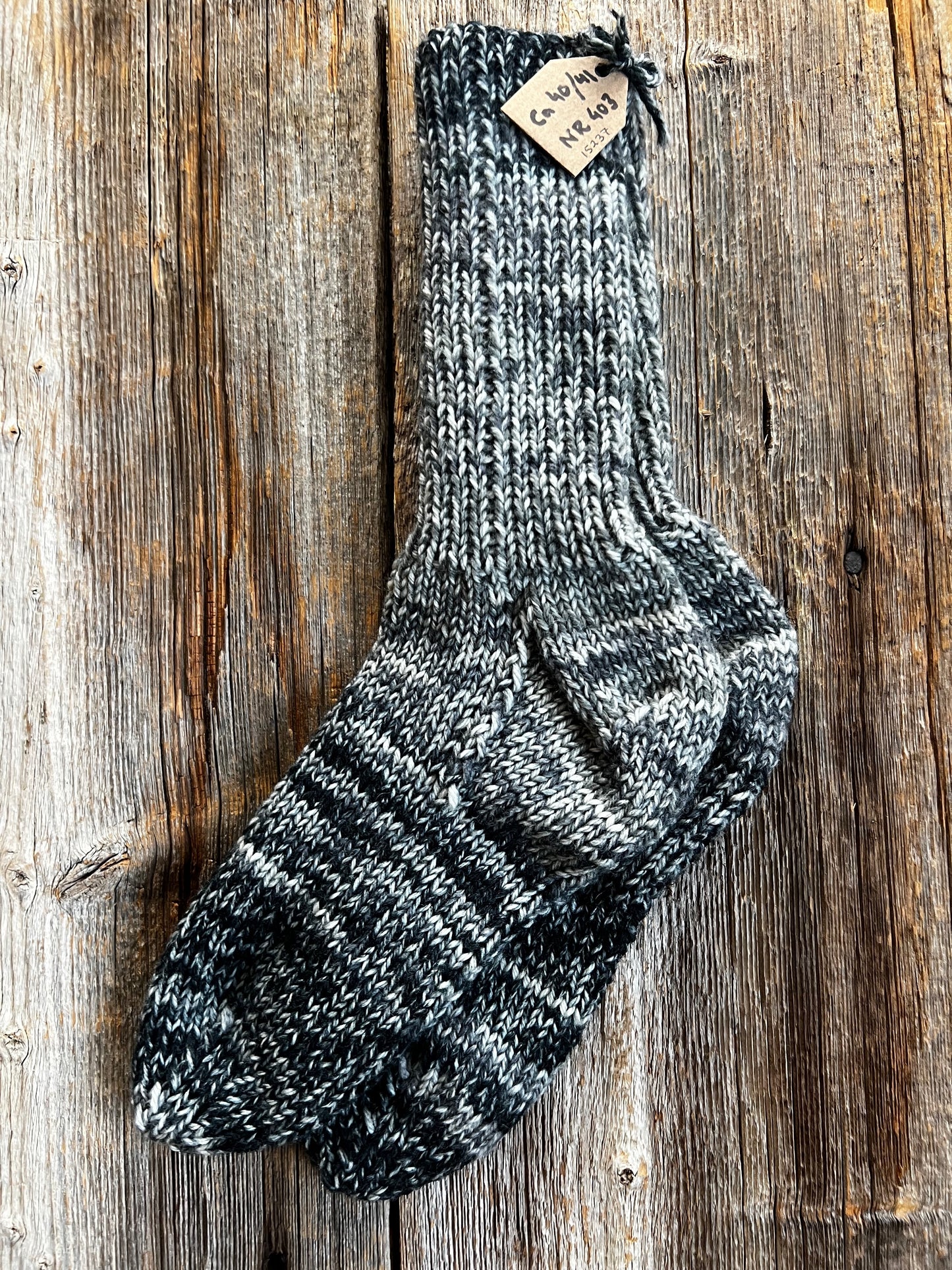 Handstickade sockor 40/41 Nr 403