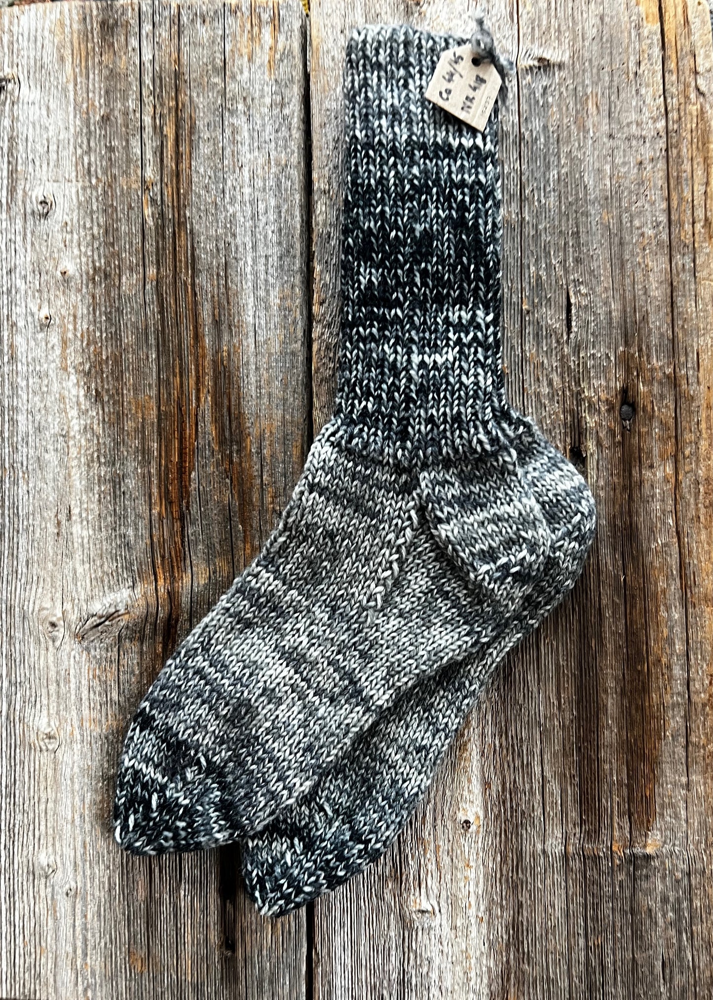 Handstickade sockor 44/45 Nr 418
