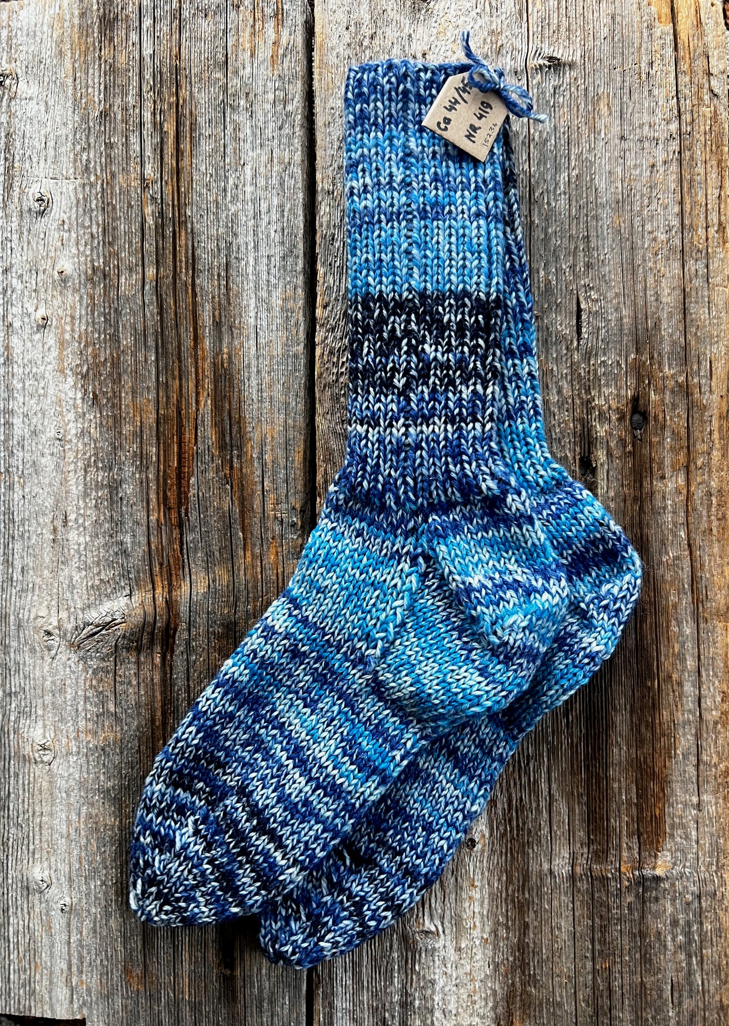 Handstickade sockor 44/45 Nr 419