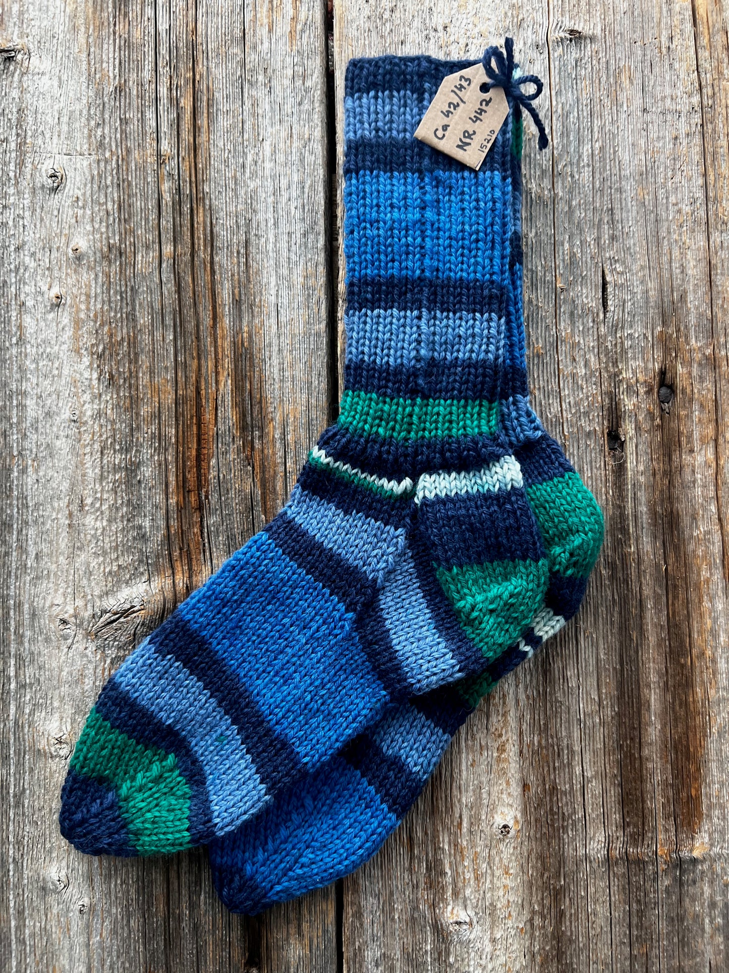 Handstickade sockor 42/43 Nr 442