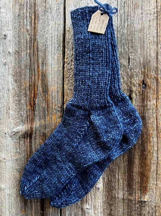 Handstickade sockor 42/43 Nr 285