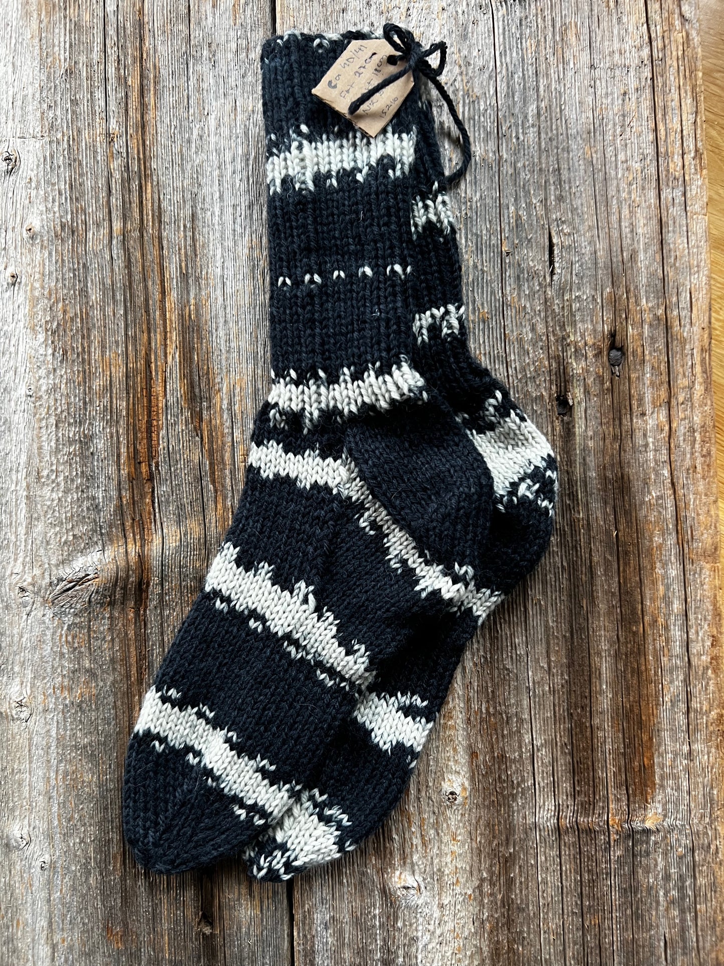 Handstickade sockor 40/41 Nr 364