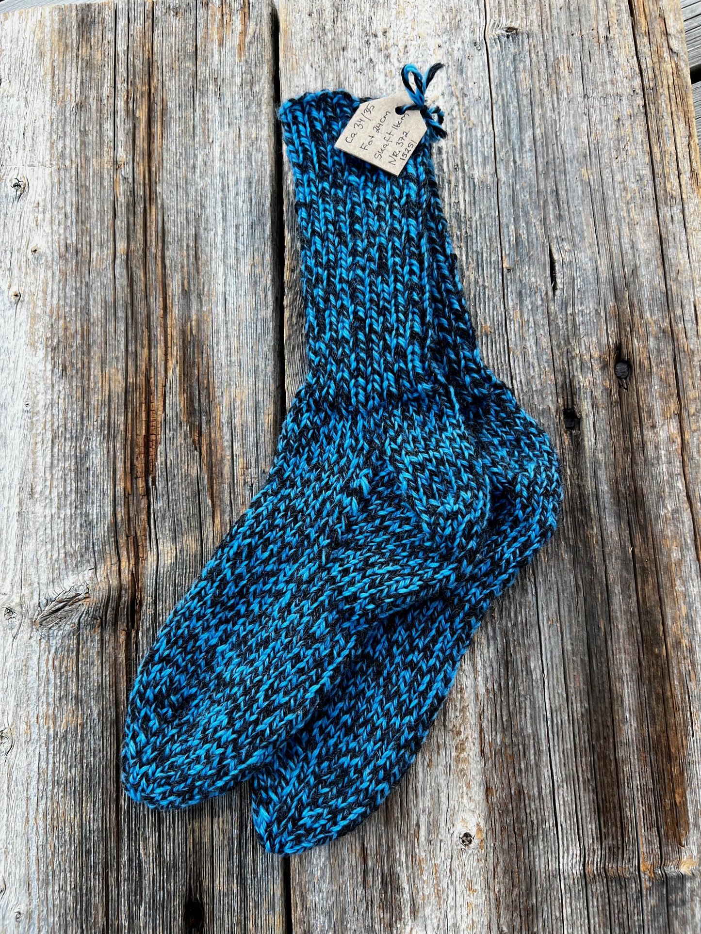 Handstickade sockor 34/35 Nr 372