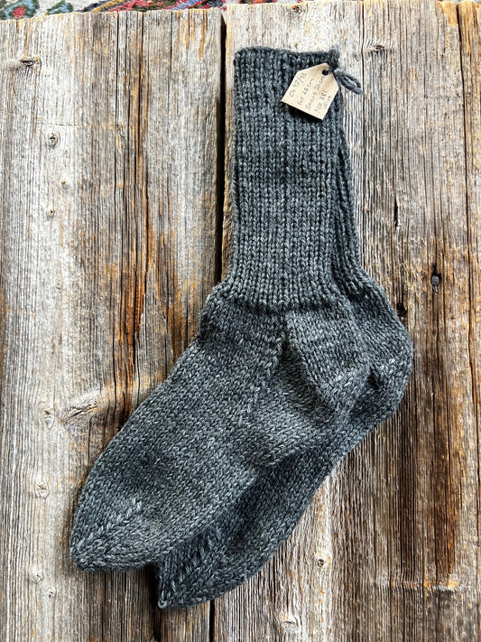 Handstickade sockor 42/43 Nr 381