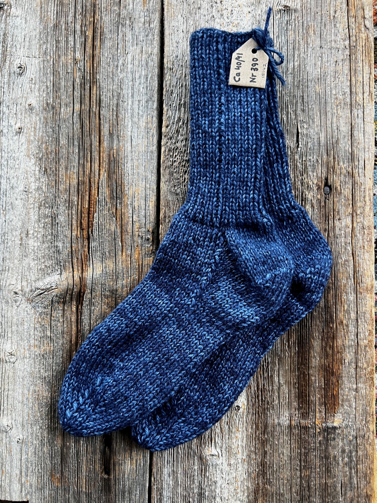 Handstickade sockor 40/41 Nr 390