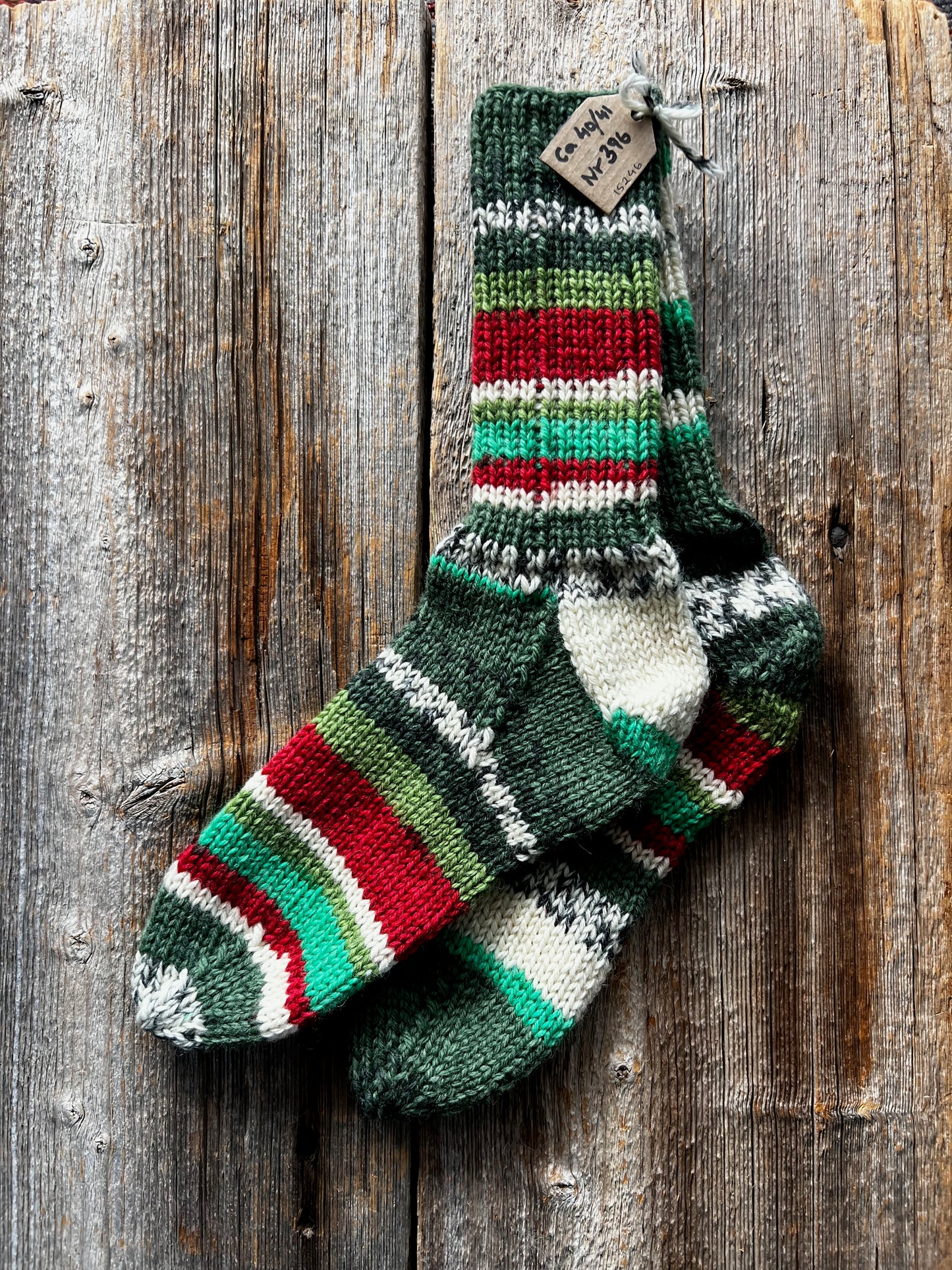 Handstickade sockor 40/41 Nr 396