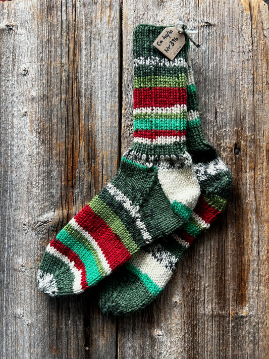 Handstickade sockor 40/41 Nr 396