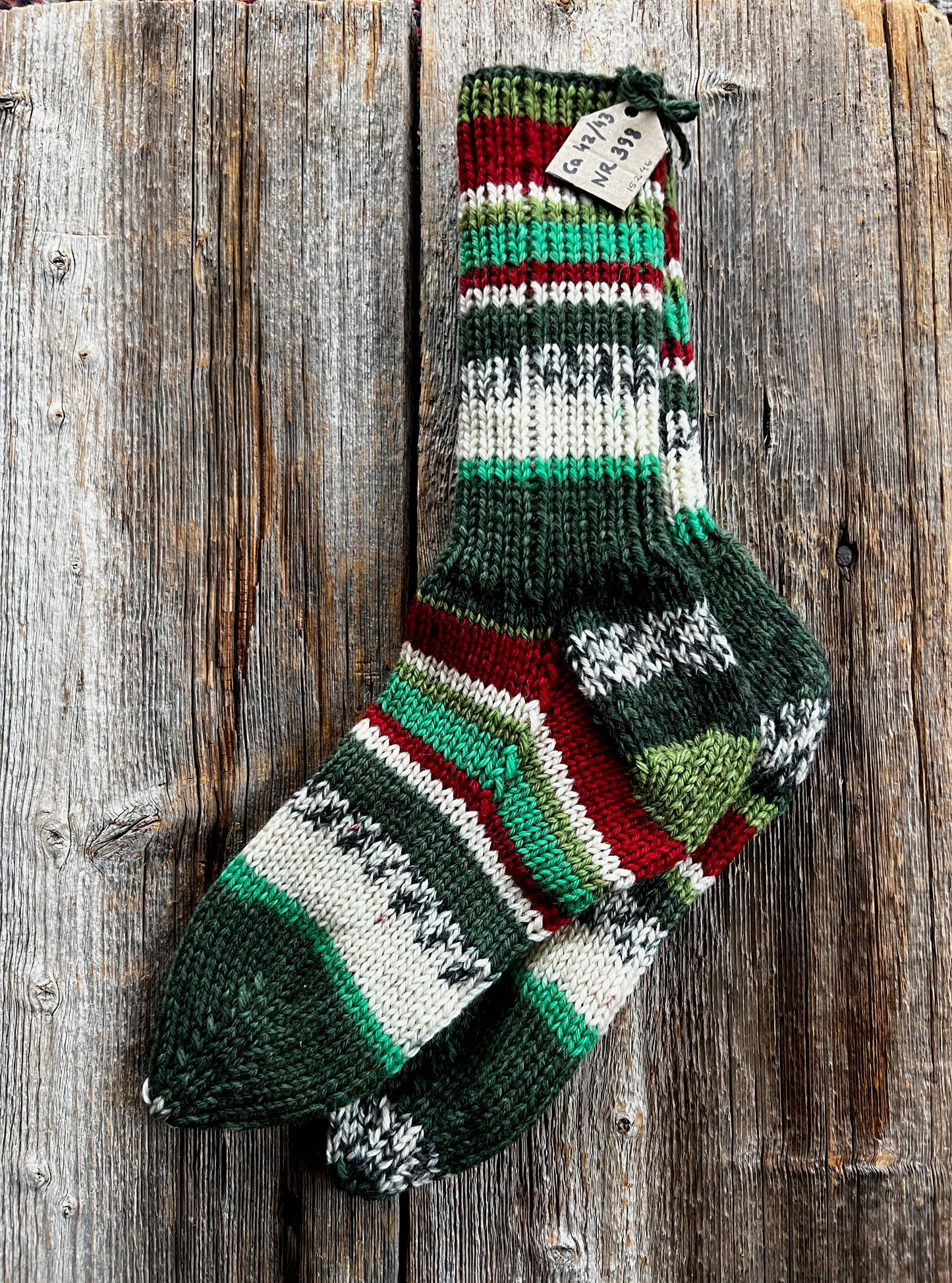 Handstickade sockor 42/43 Nr 398