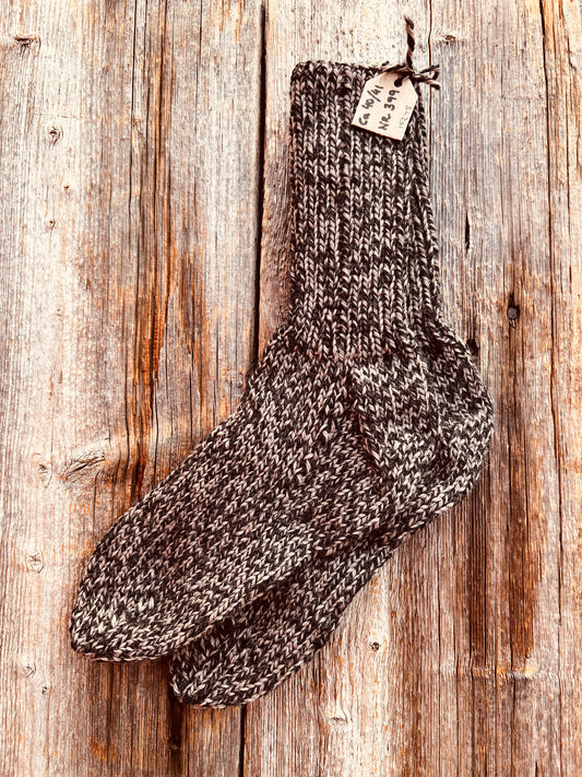 Handstickade sockor 40/41 Nr 399