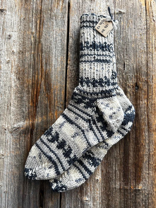 Handstickade sockor 40/41 Nr 401