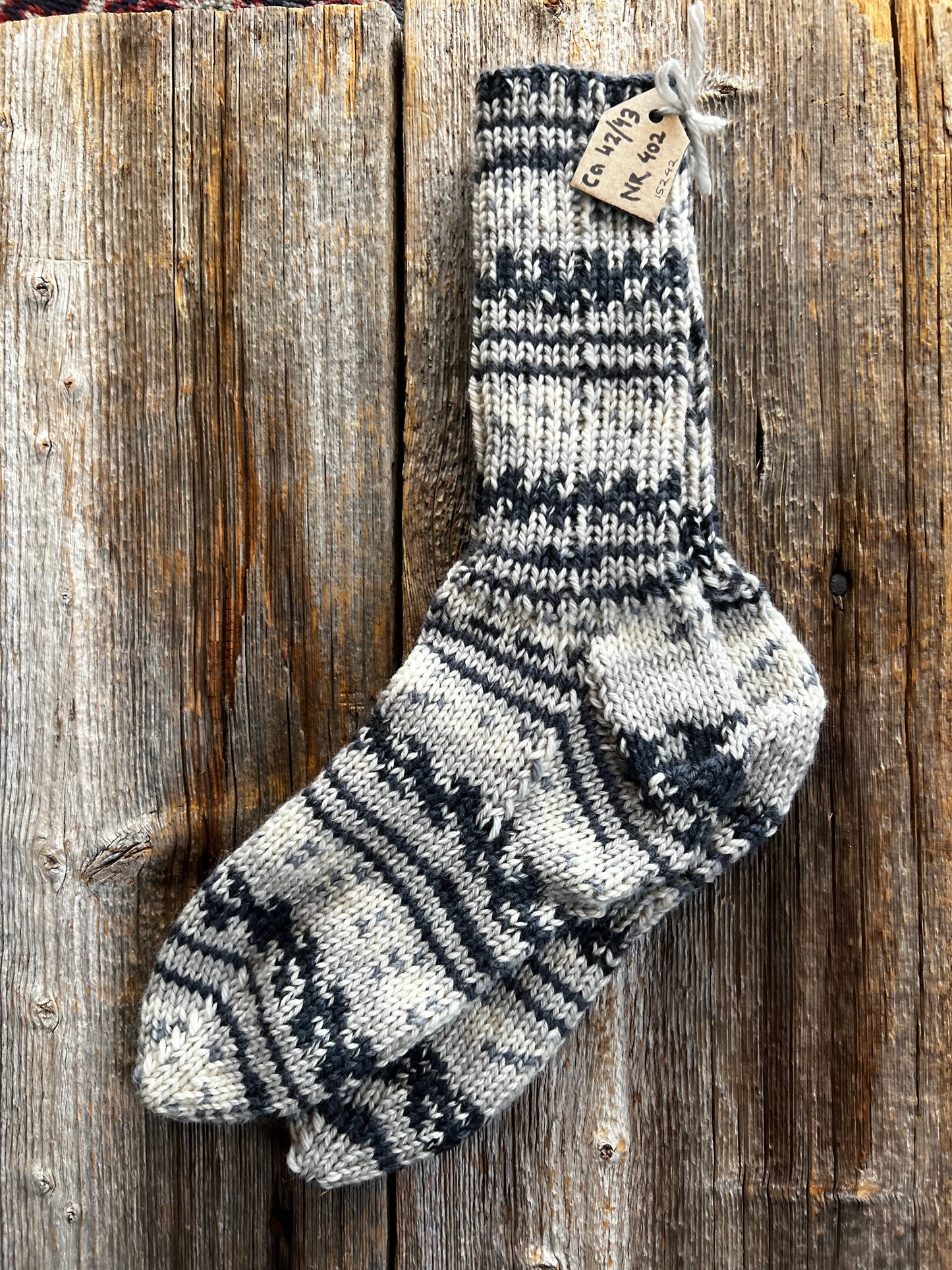 Handstickade sockor 42/43 Nr 402