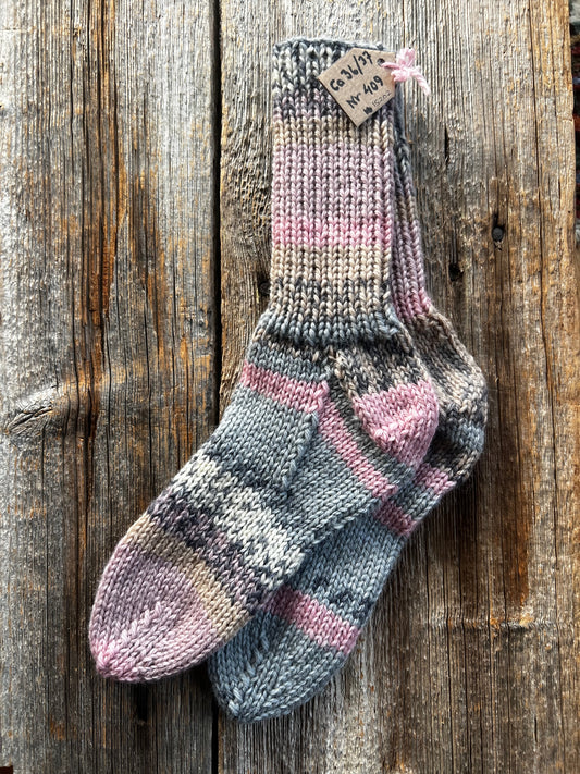 Handstickade sockor 36/37 Nr 409
