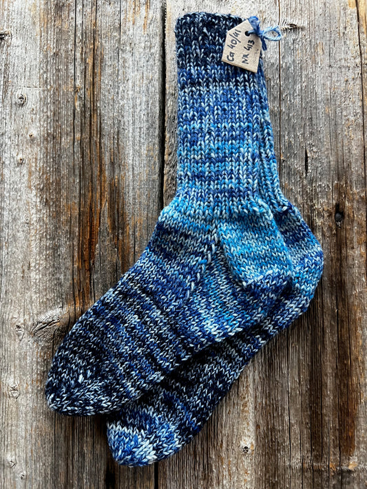 Handstickade sockor 40/41 Nr 413