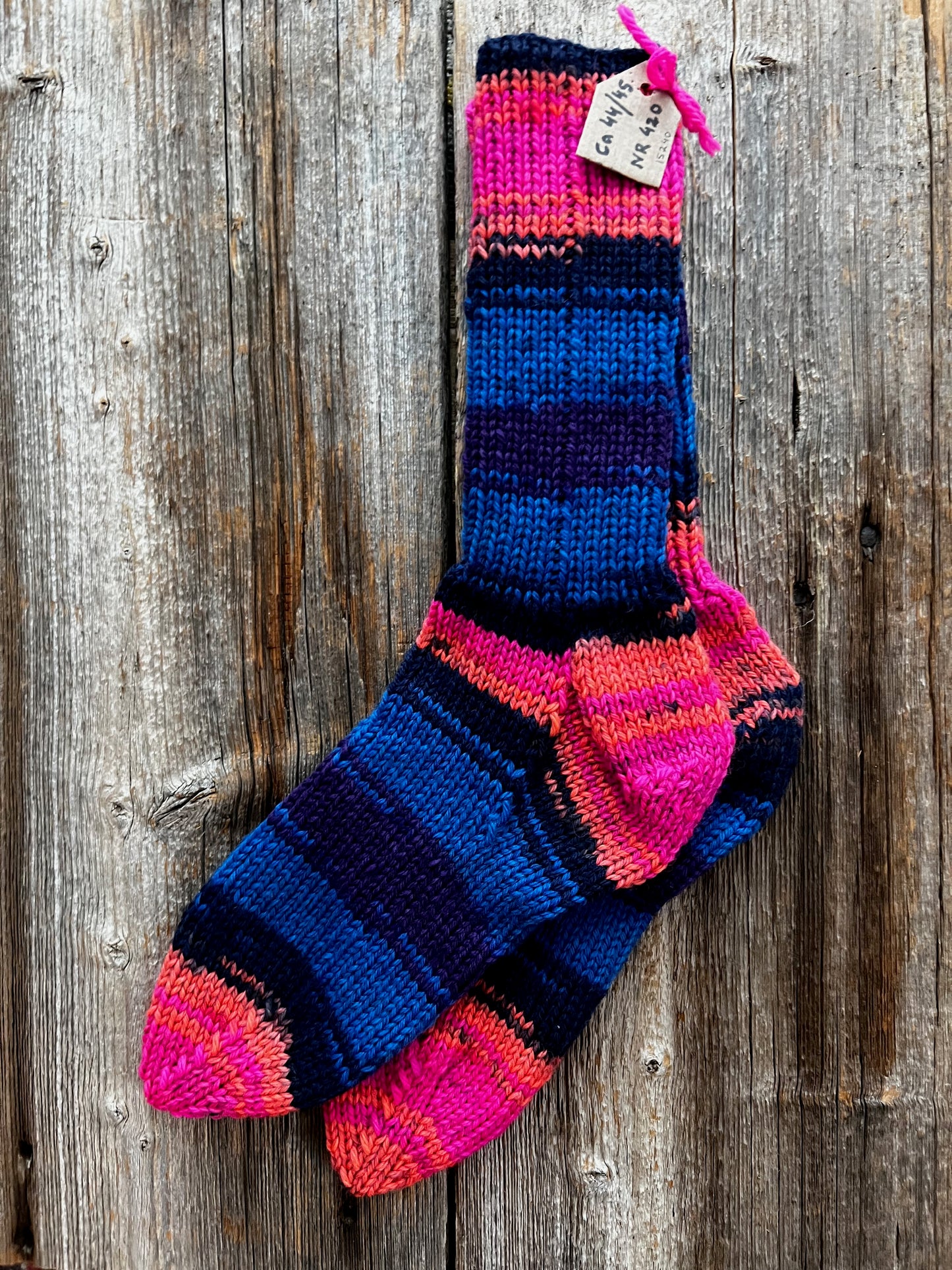 Handstickade sockor 44/45 Nr 420